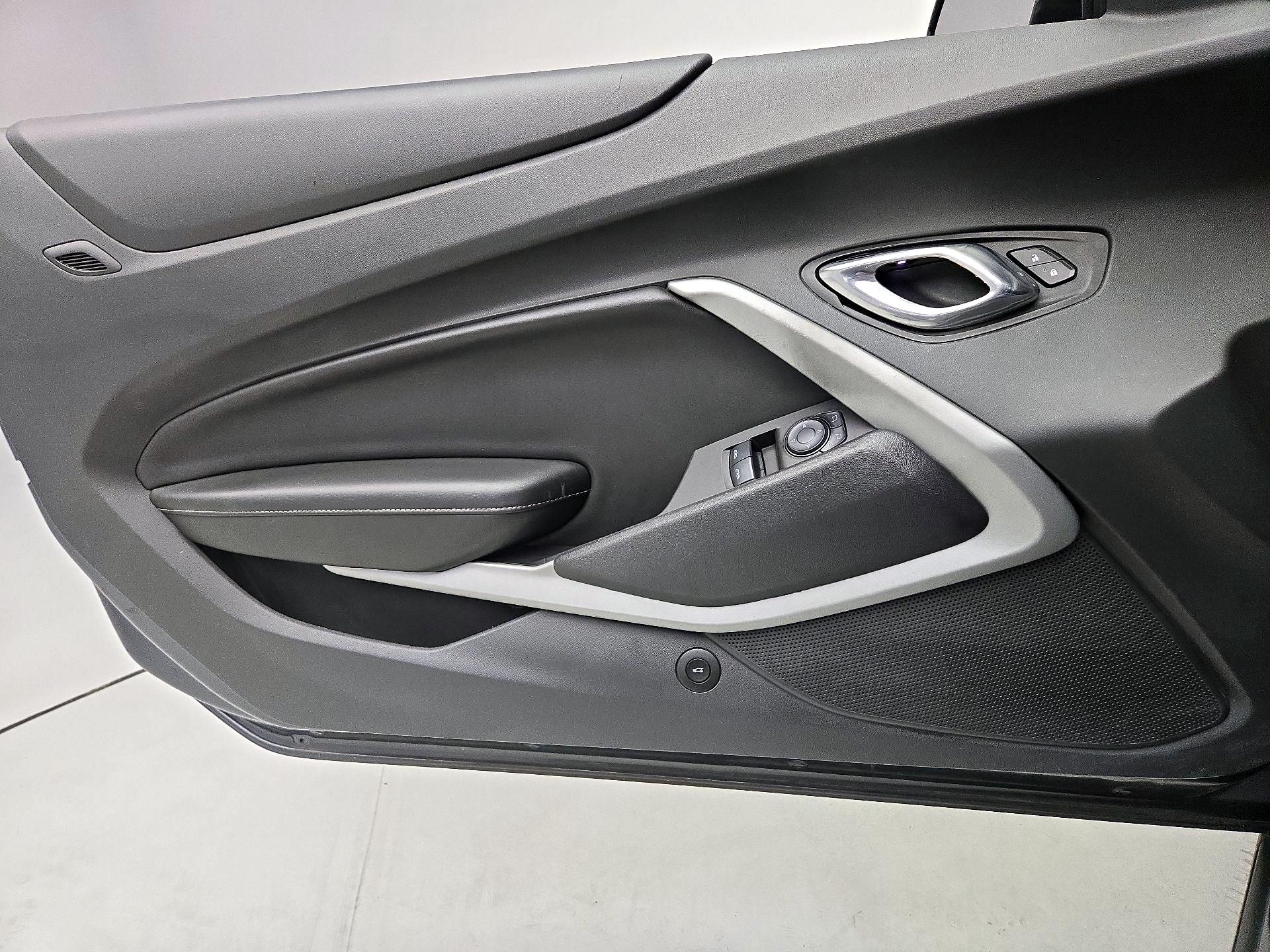 Thumbnail: 2017 Chevrolet Camaro - 12