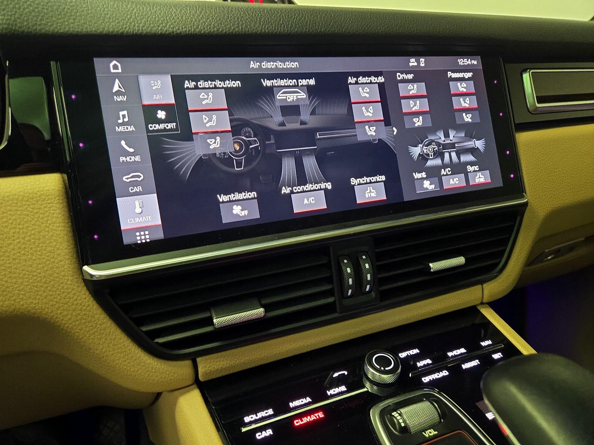 Thumbnail: 2019 Porsche Cayenne - 17
