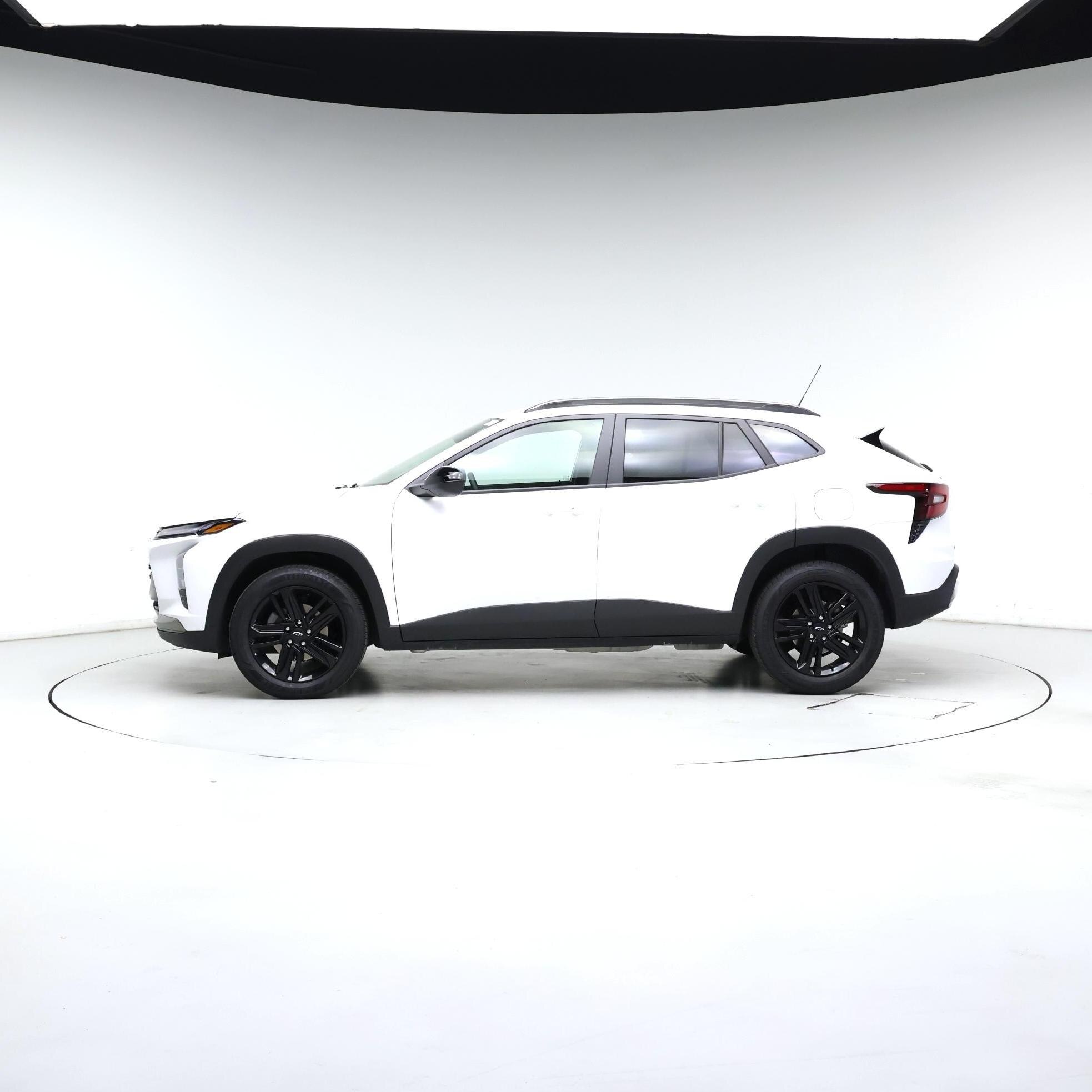 Thumbnail: 2025 Chevrolet Trax - 3