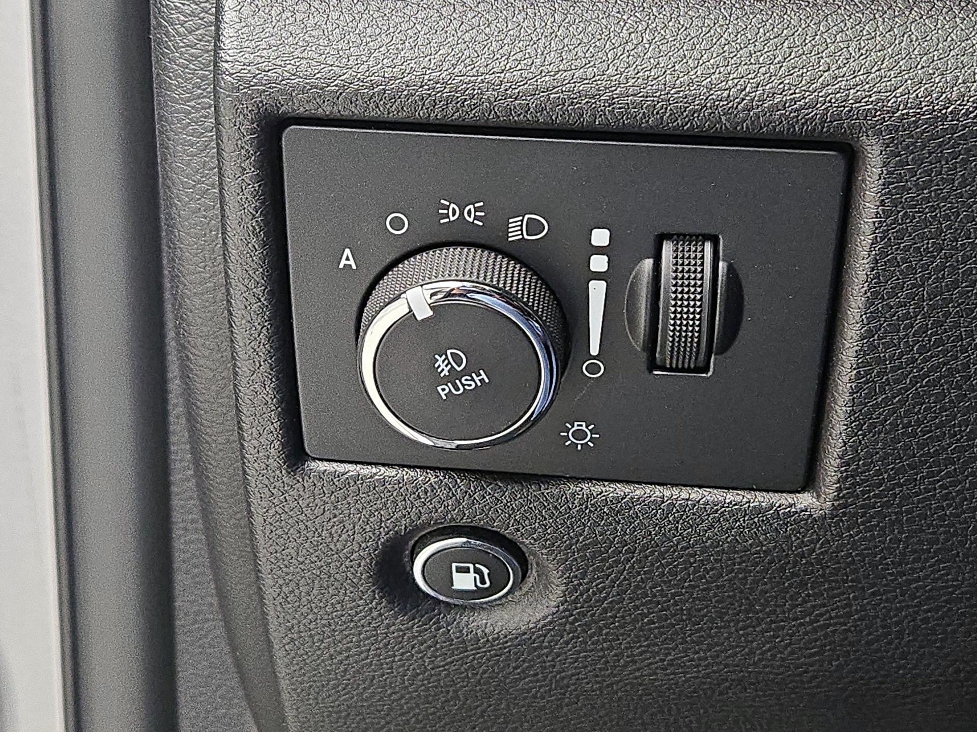 Thumbnail: 2019 Jeep Grand Cherokee - 13