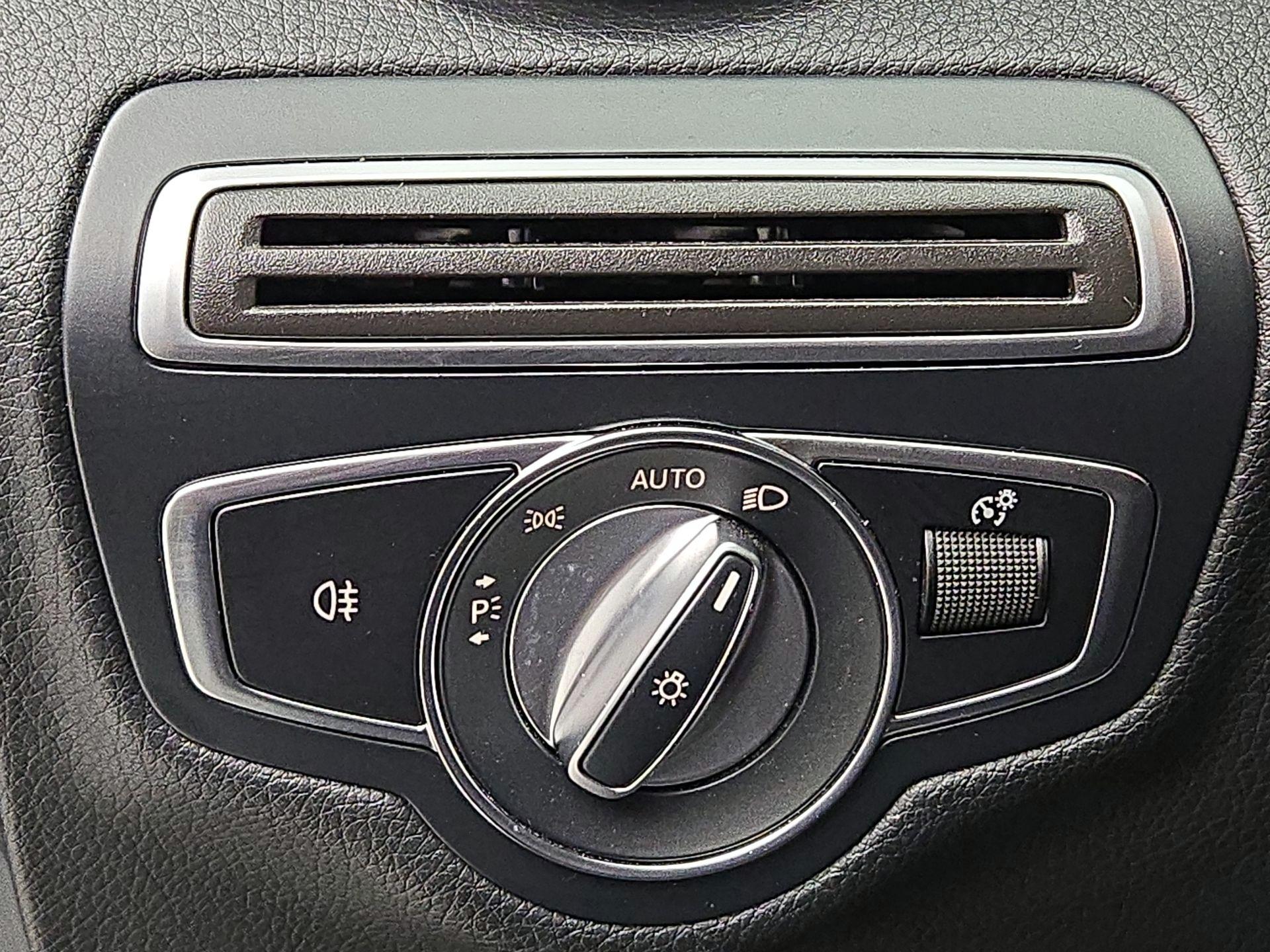 Thumbnail: 2021 Mercedes-Benz C-Class - 13