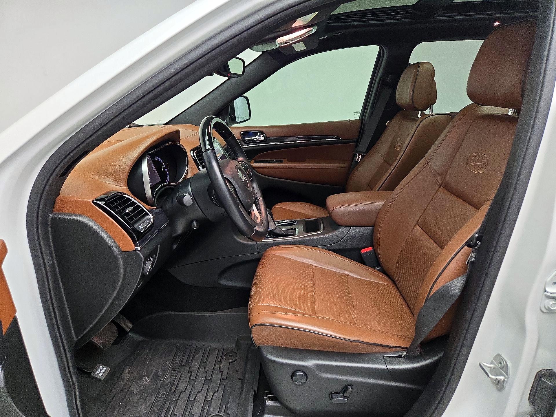 Thumbnail: 2020 Jeep Grand Cherokee - 11