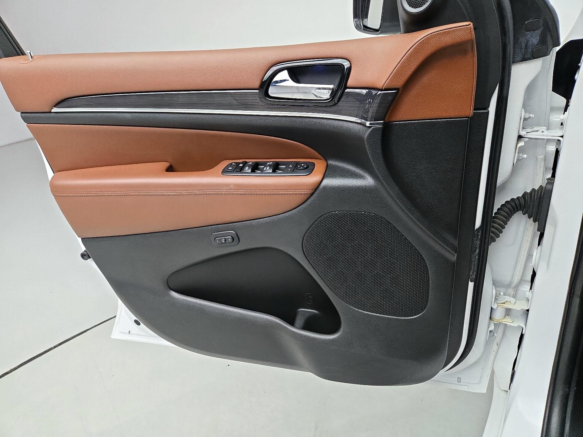 Thumbnail: 2020 Jeep Grand Cherokee - 12