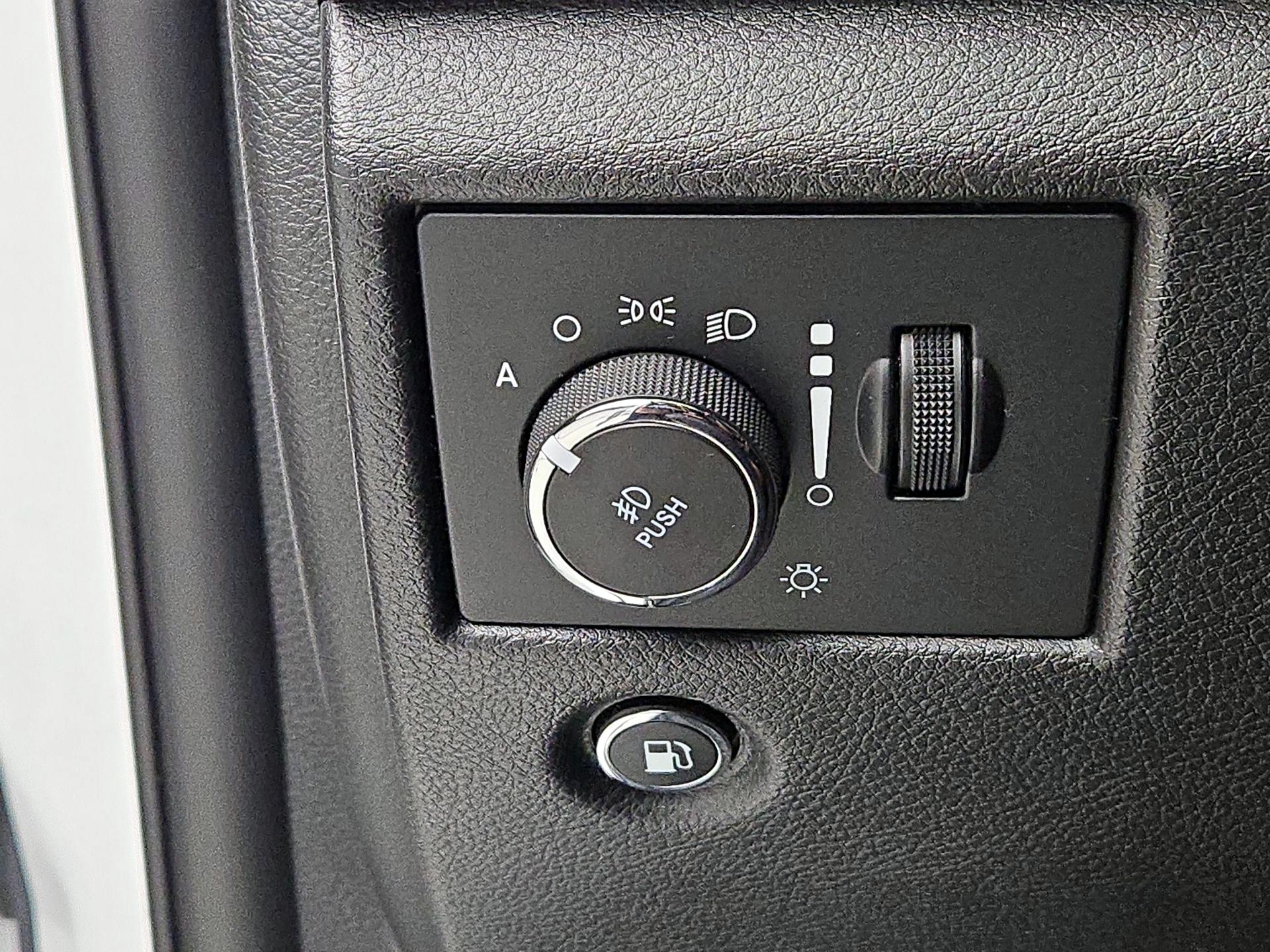 Thumbnail: 2020 Jeep Grand Cherokee - 13