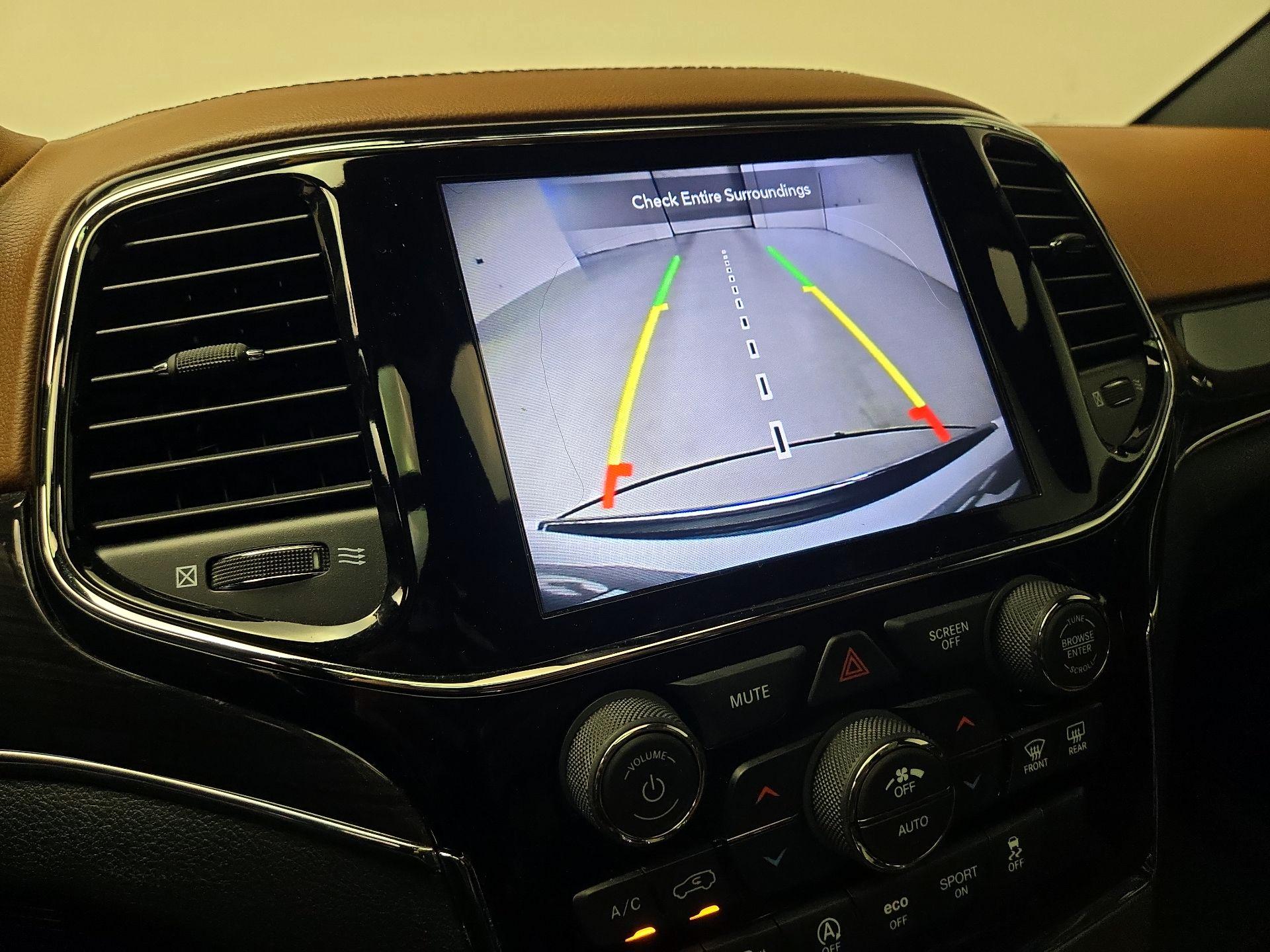 Thumbnail: 2020 Jeep Grand Cherokee - 15