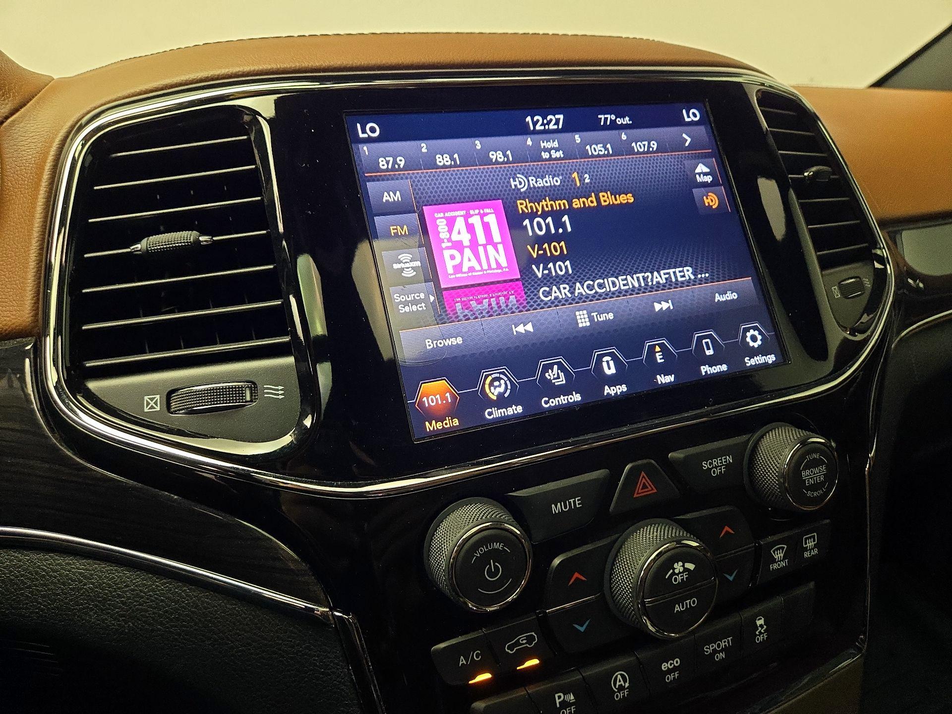 Thumbnail: 2020 Jeep Grand Cherokee - 16