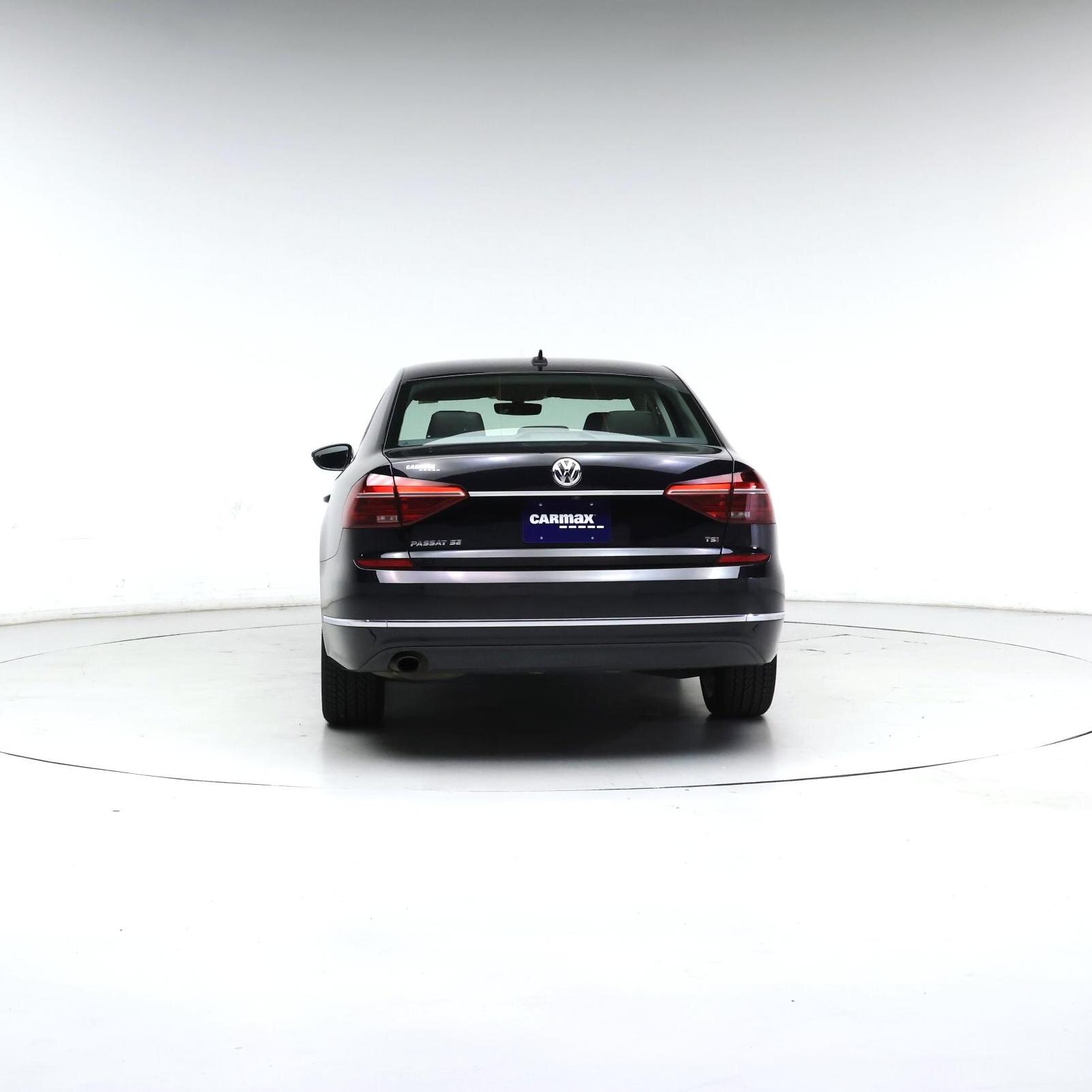 Thumbnail: 2018 Volkswagen Passat - 2