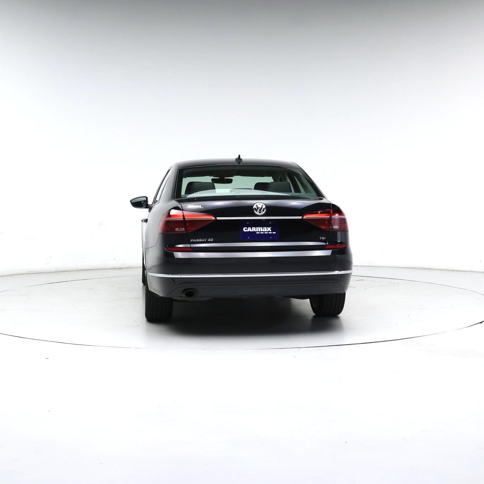 Thumbnail: 2018 Volkswagen Passat - 3