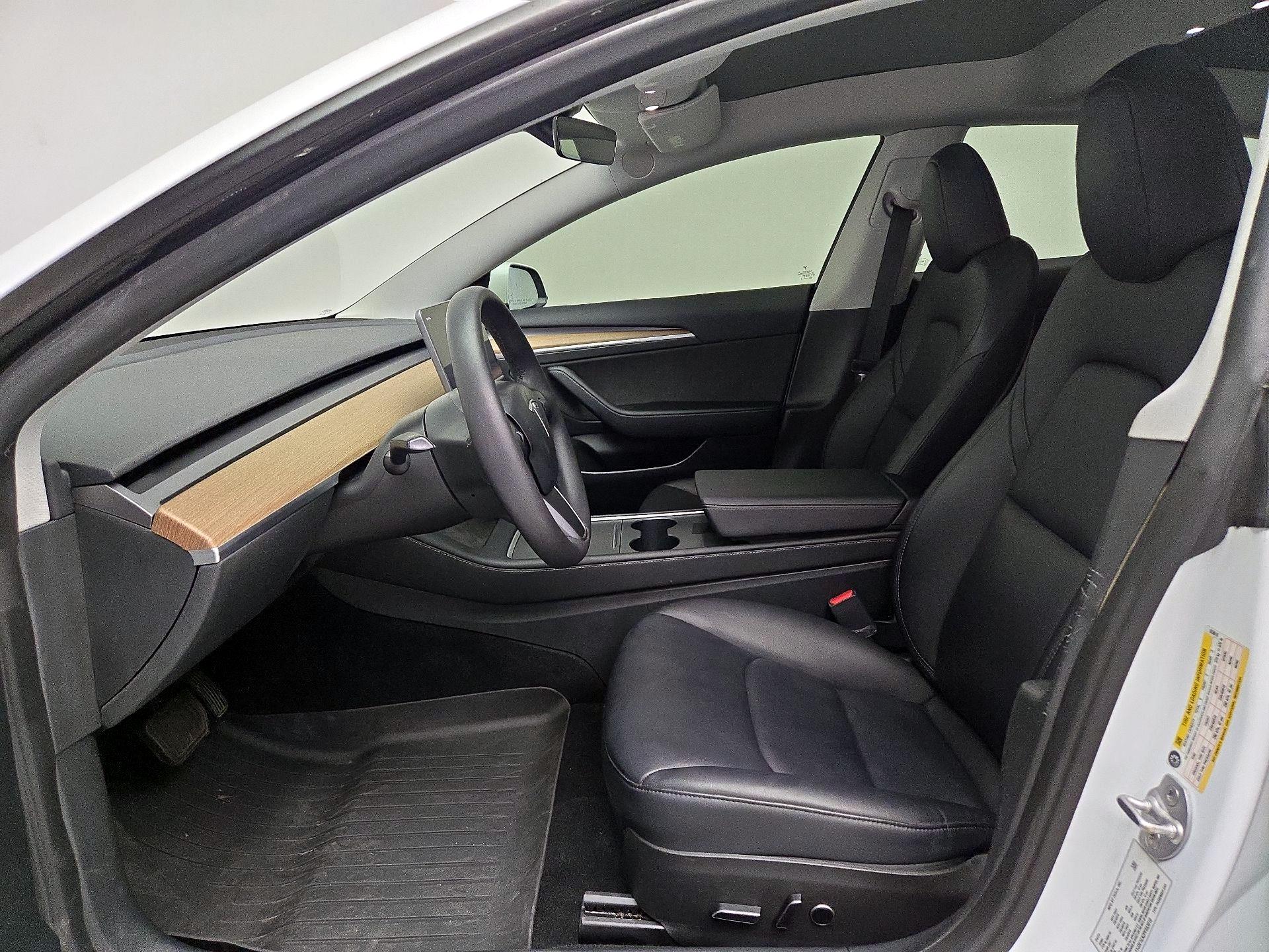 Thumbnail: 2023 Tesla Model 3 - 11