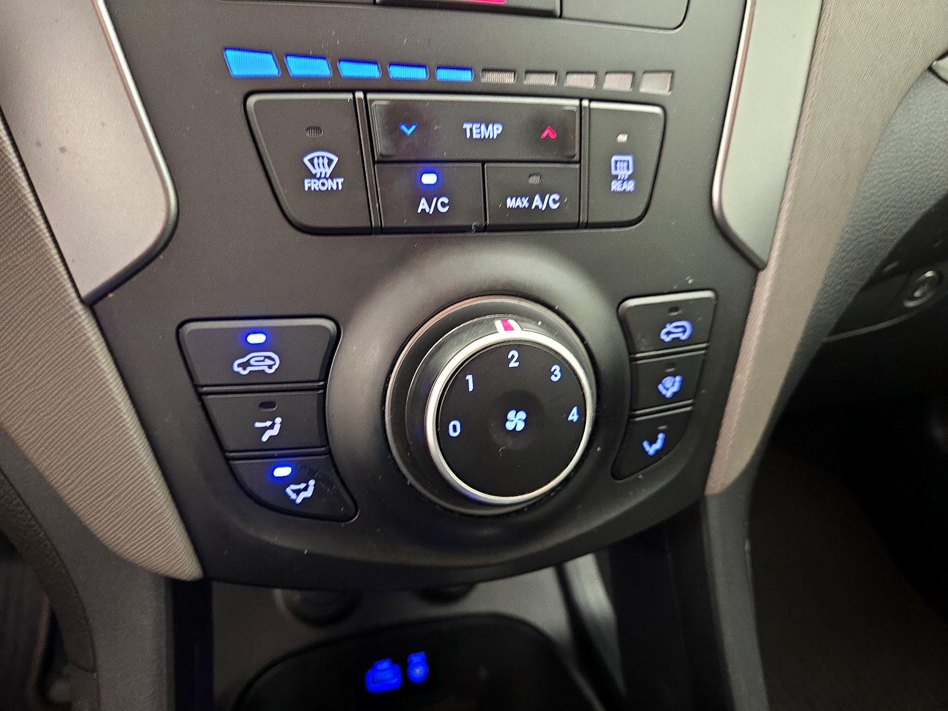 Thumbnail: 2018 Hyundai Santa Fe - 16