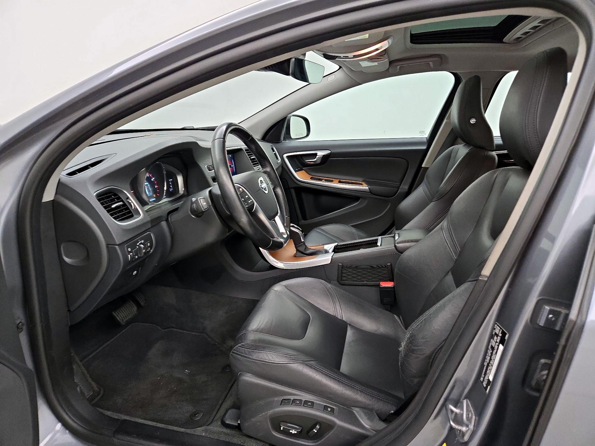 Thumbnail: 2017 Volvo S60 - 11