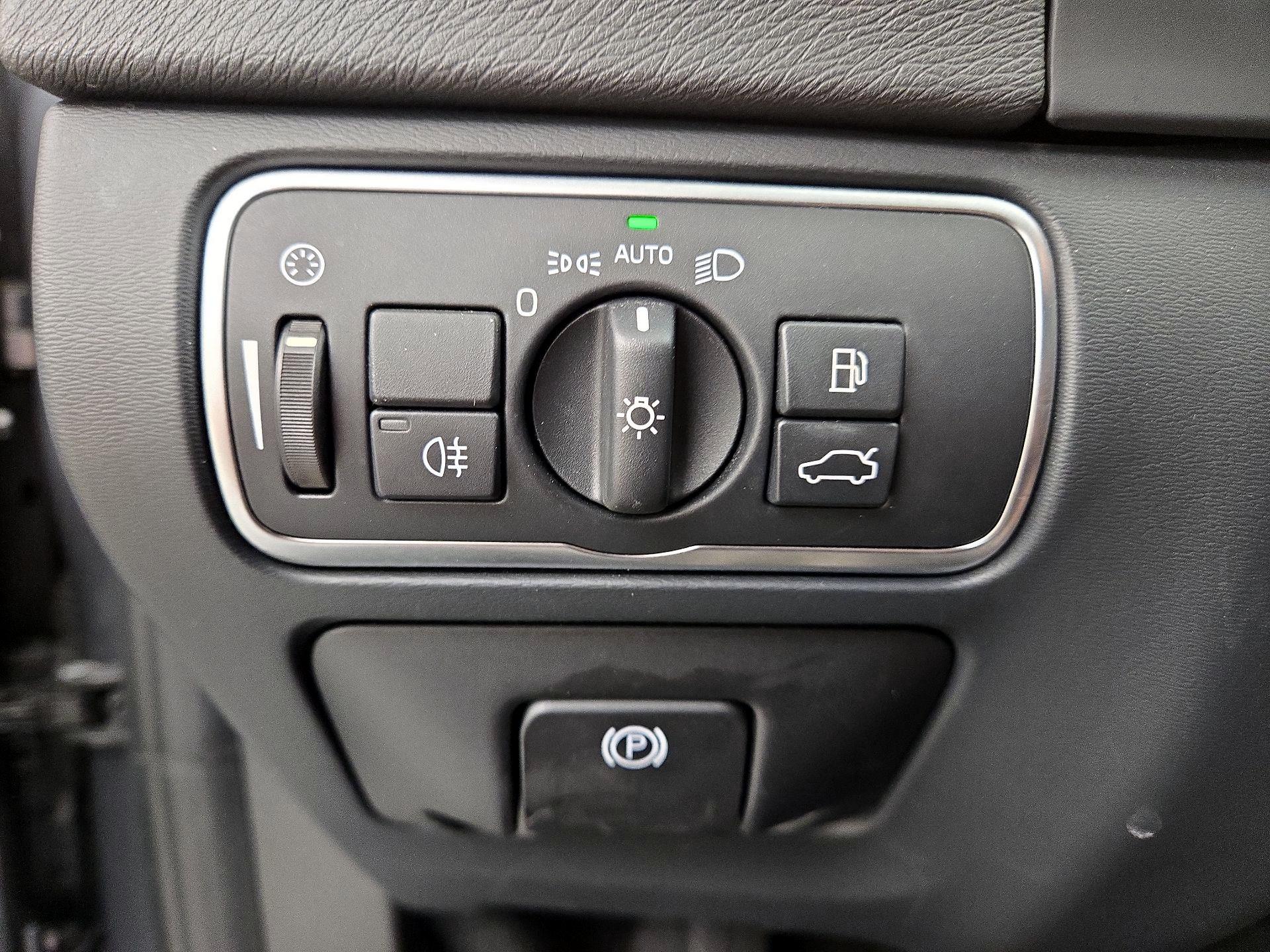 Thumbnail: 2017 Volvo S60 - 13