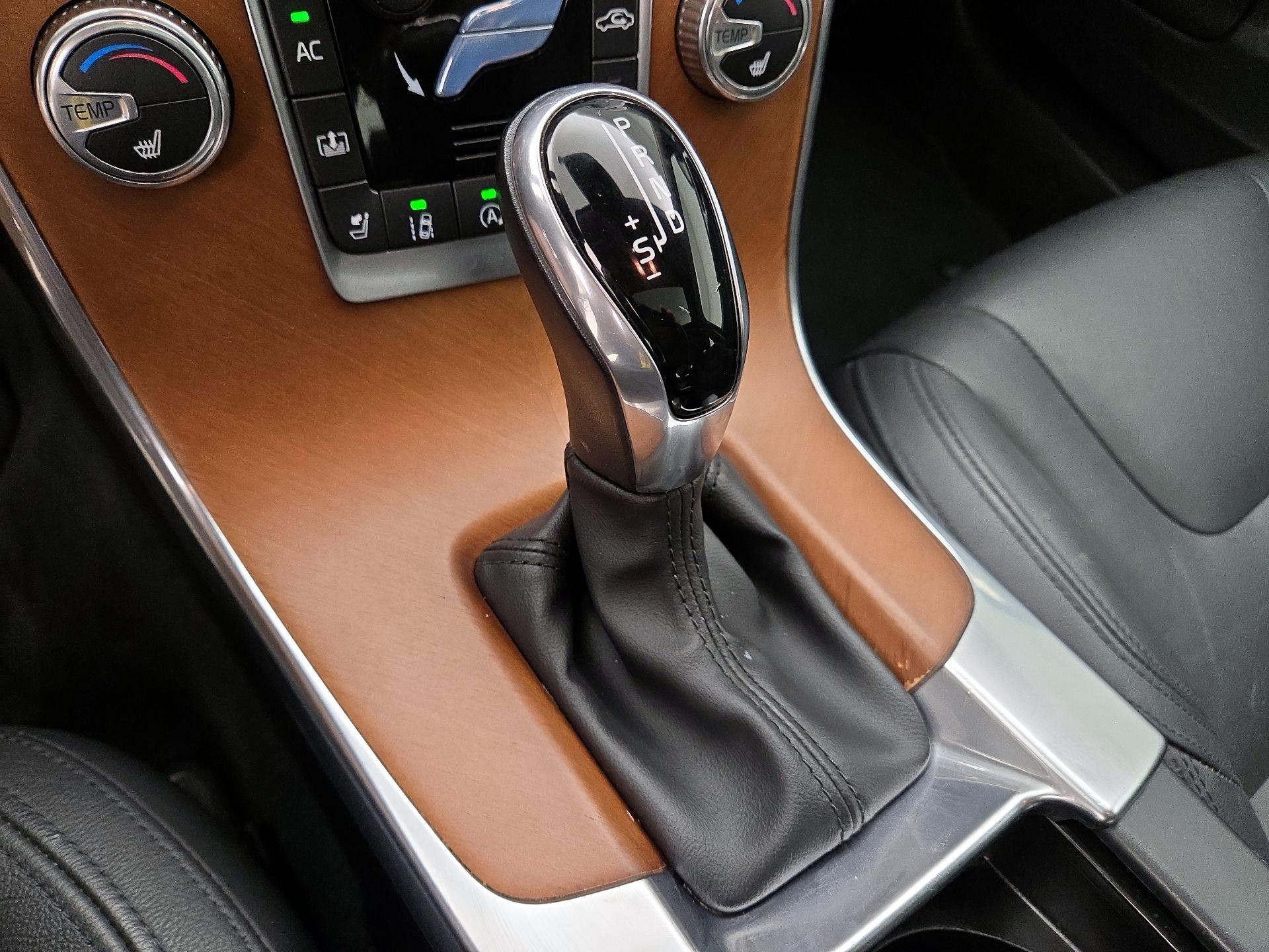 Thumbnail: 2017 Volvo S60 - 17