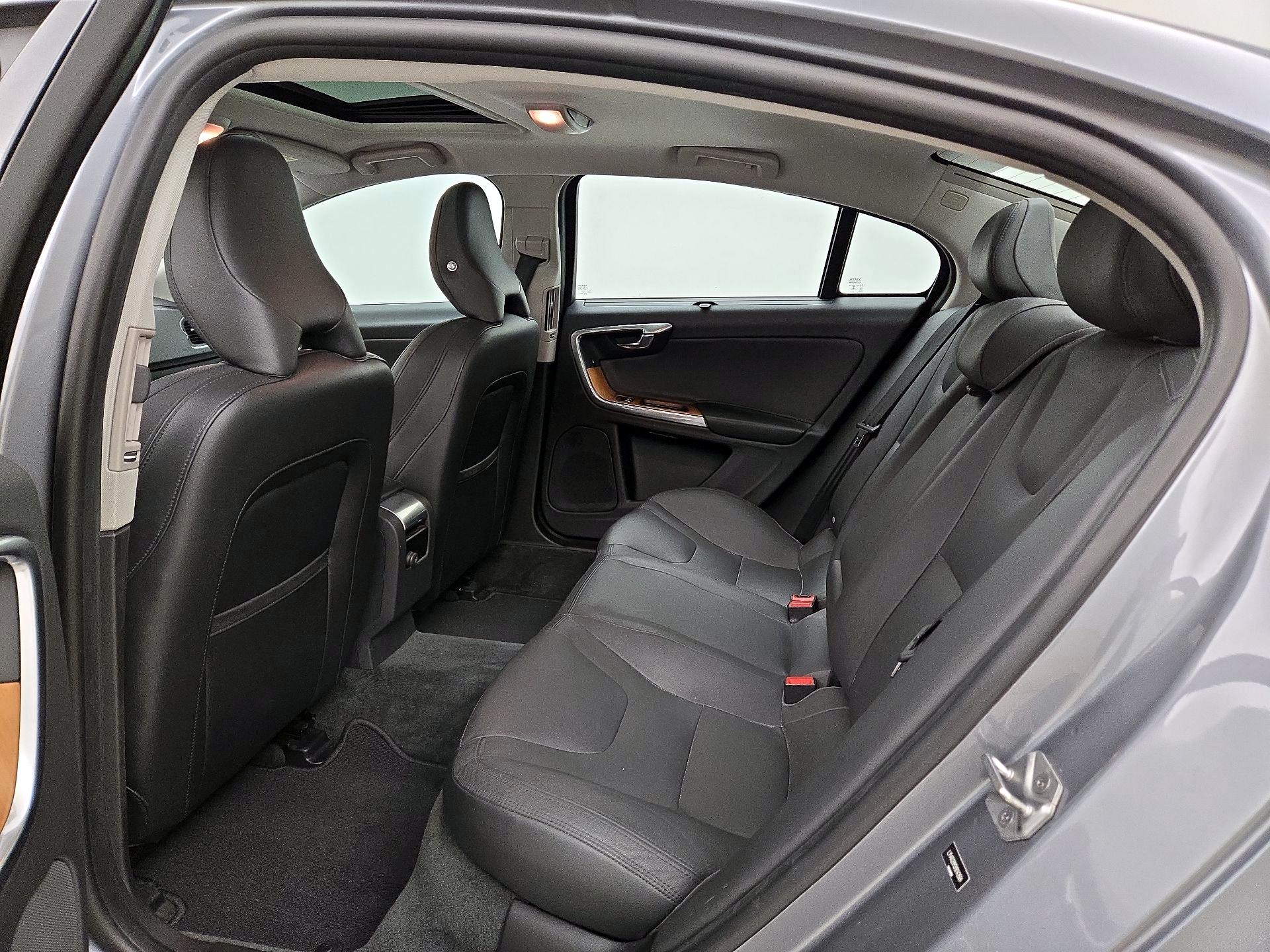 Thumbnail: 2017 Volvo S60 - 20