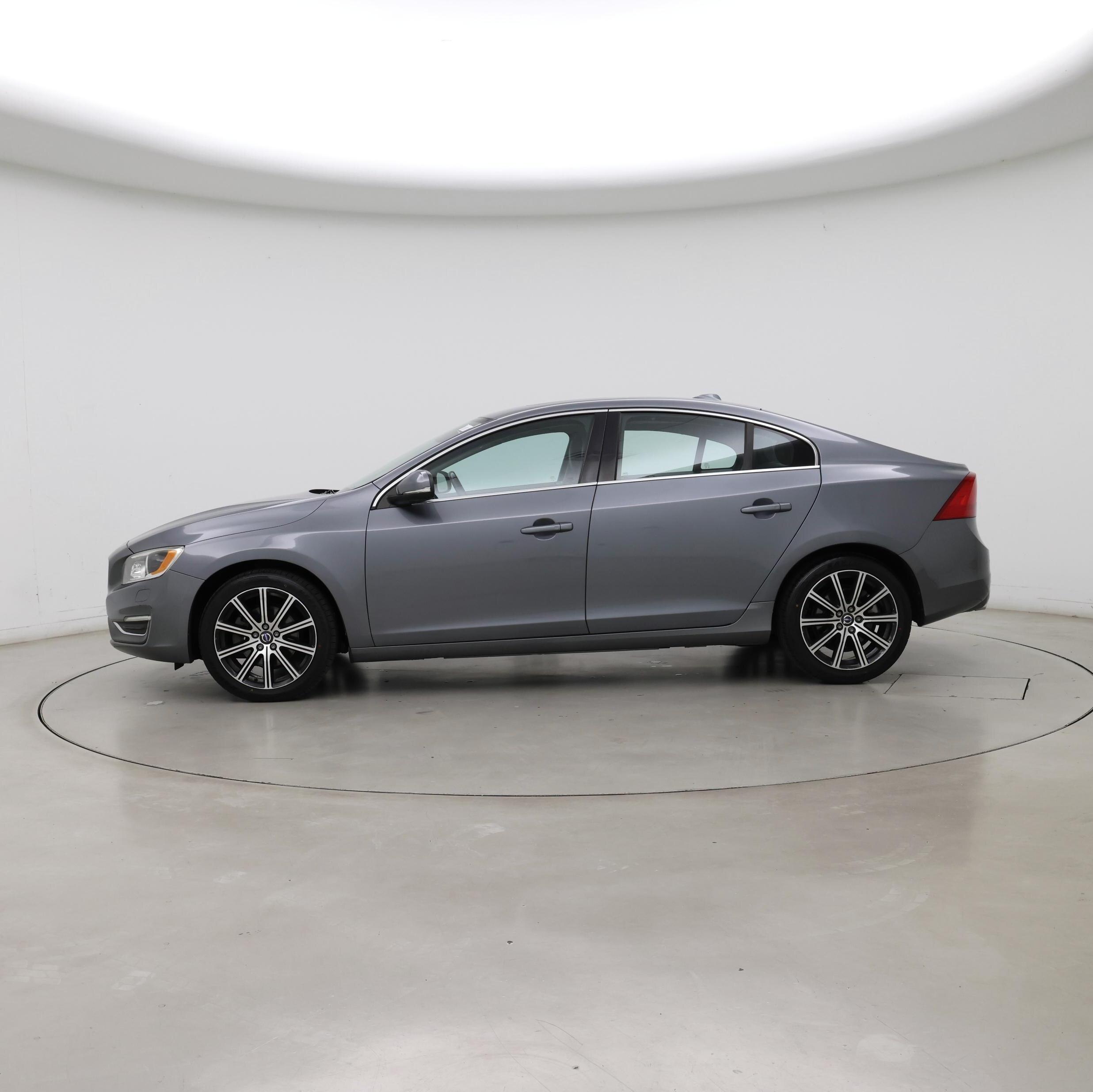 Thumbnail: 2017 Volvo S60 - 3