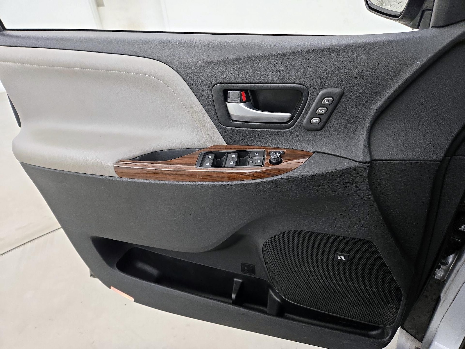 2016 Toyota Sienna Limited Premium - Photo 13