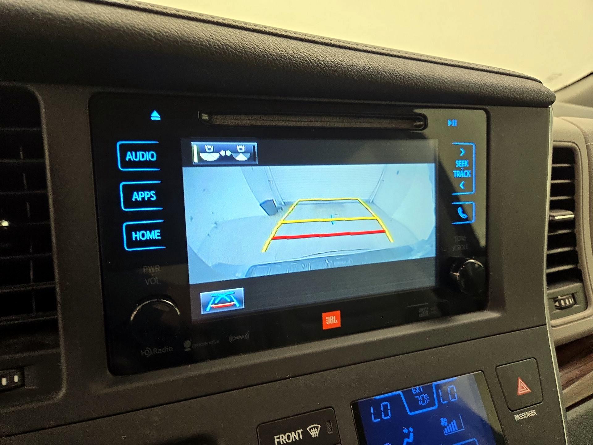 Thumbnail: 2016 Toyota Sienna - 14