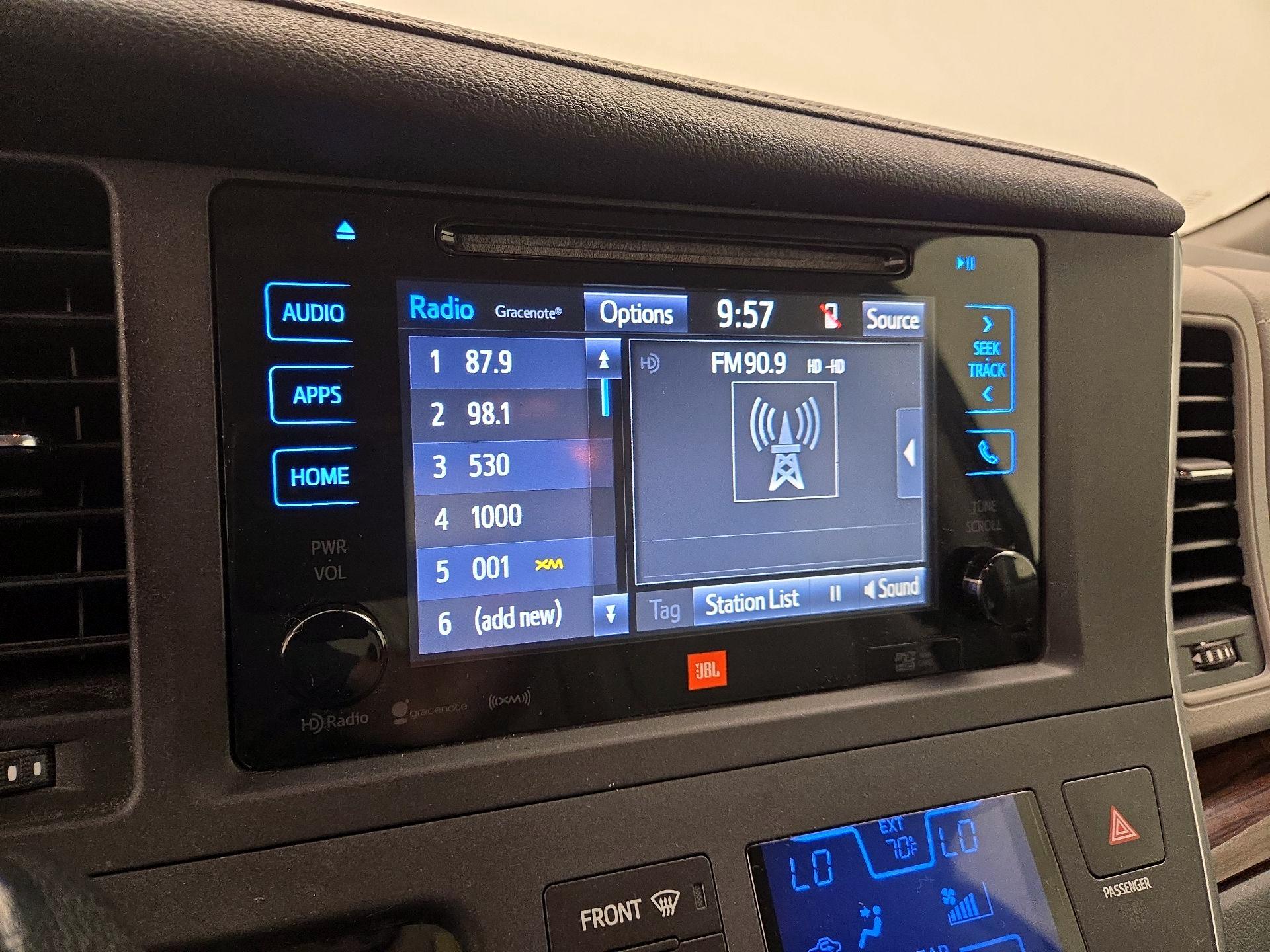 Thumbnail: 2016 Toyota Sienna - 15