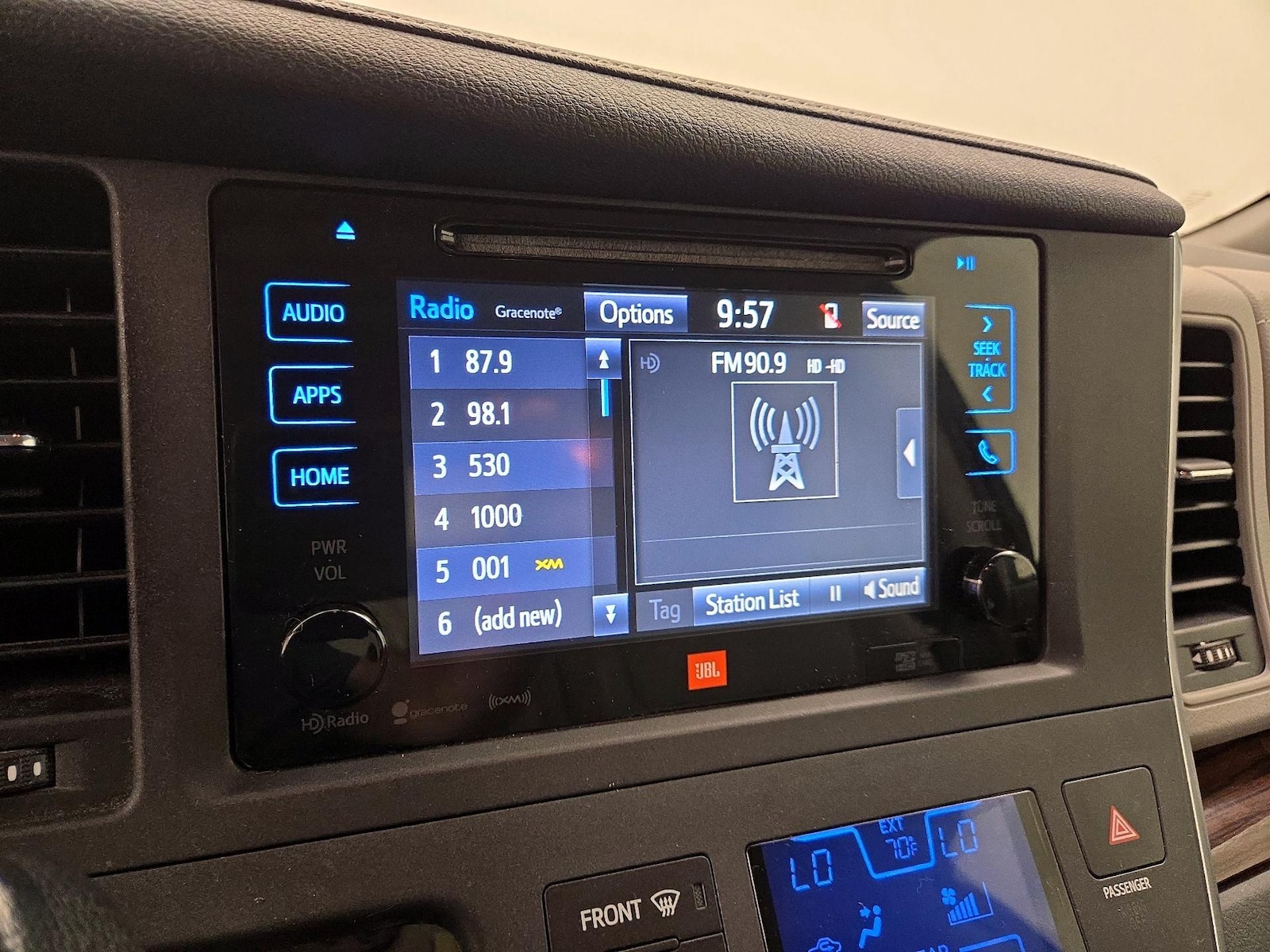 2016 Toyota Sienna Limited Premium - Photo 16