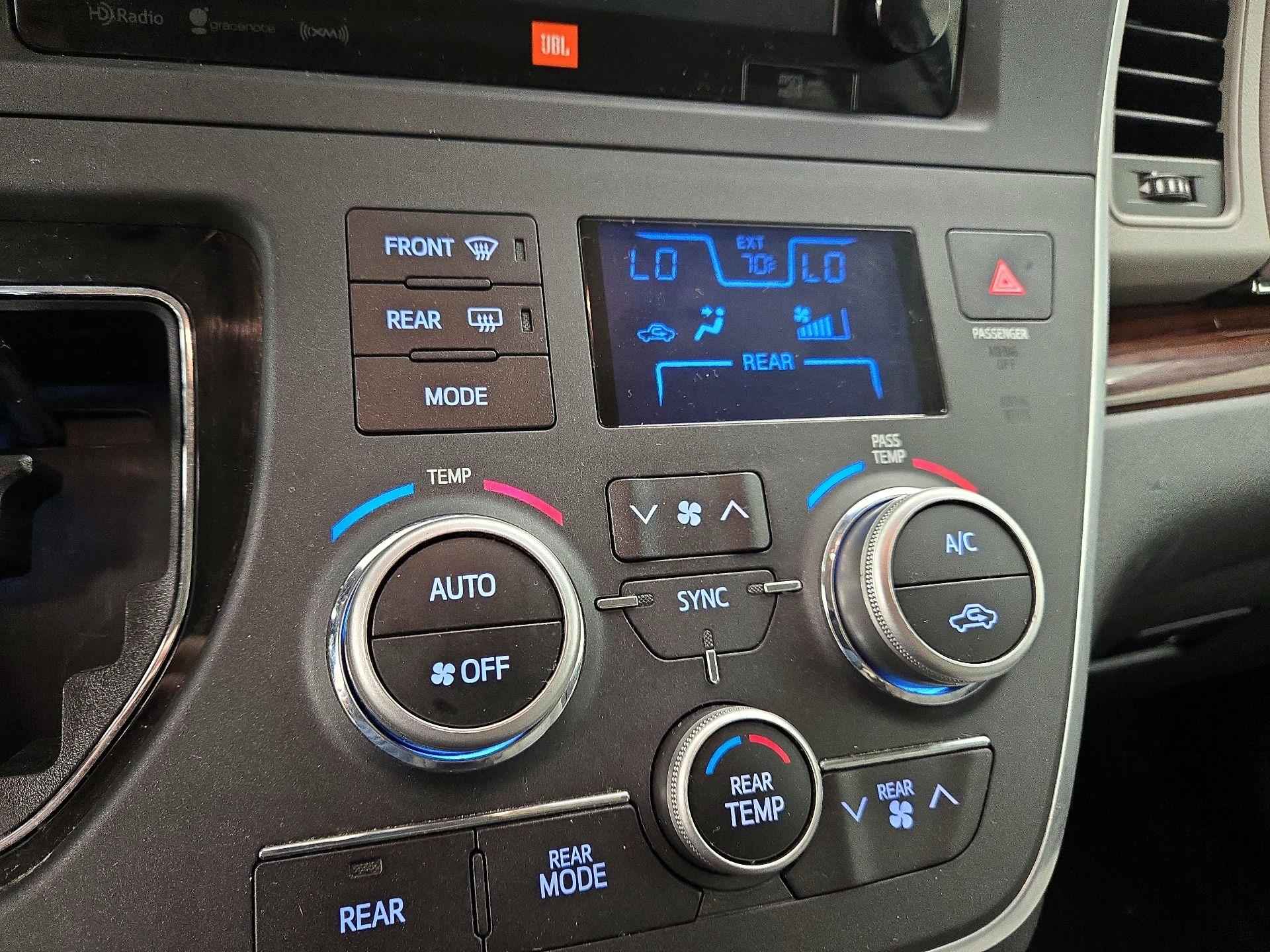 Thumbnail: 2016 Toyota Sienna - 16