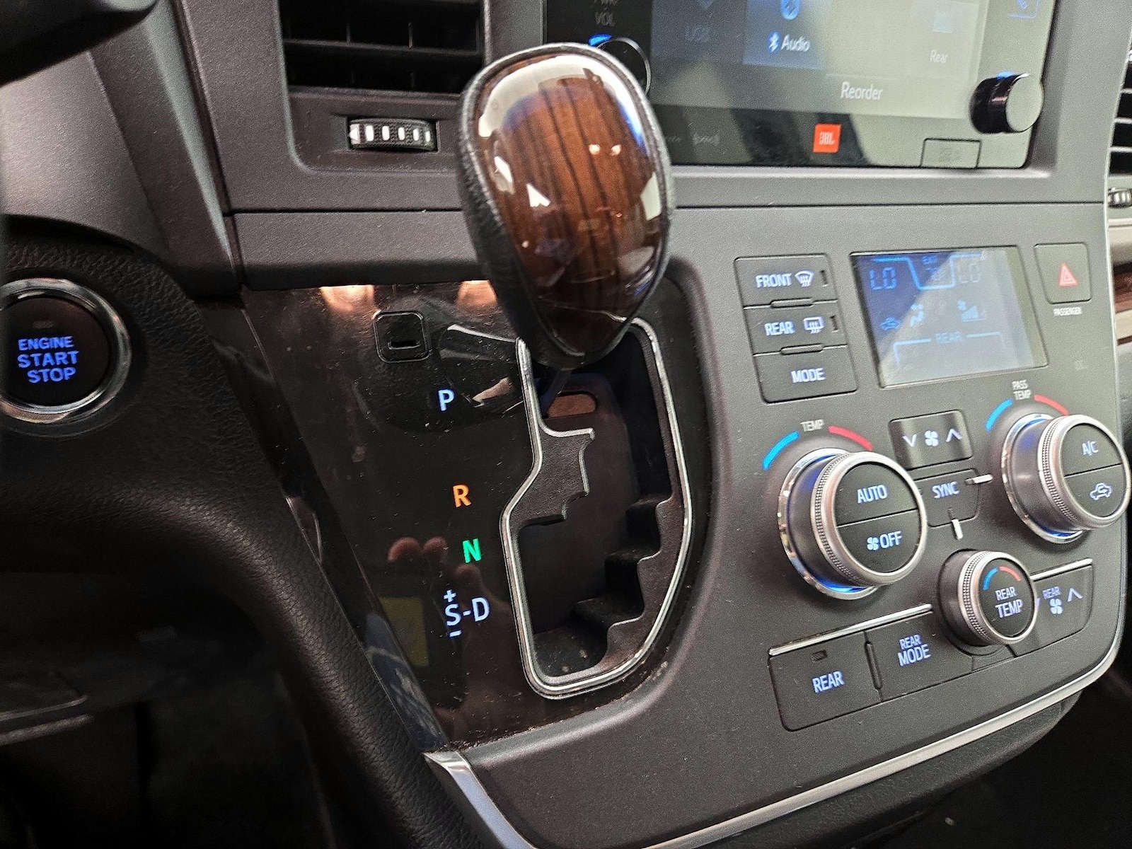 2016 Toyota Sienna Limited Premium - Photo 18