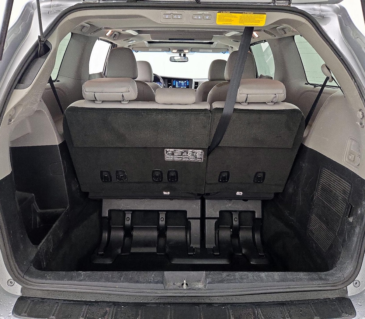 Trunk/Cargo (Seats Up)
