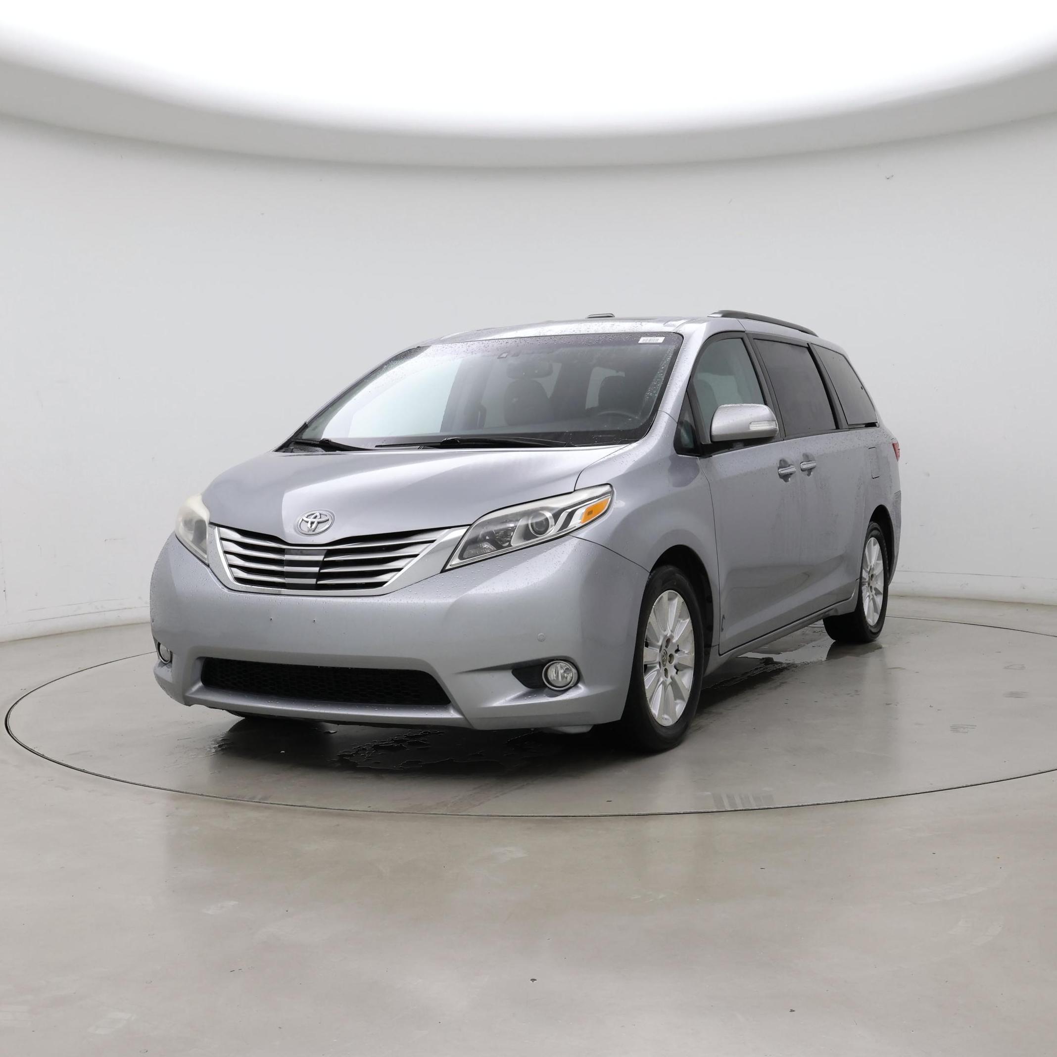 Thumbnail: 2016 Toyota Sienna - 4