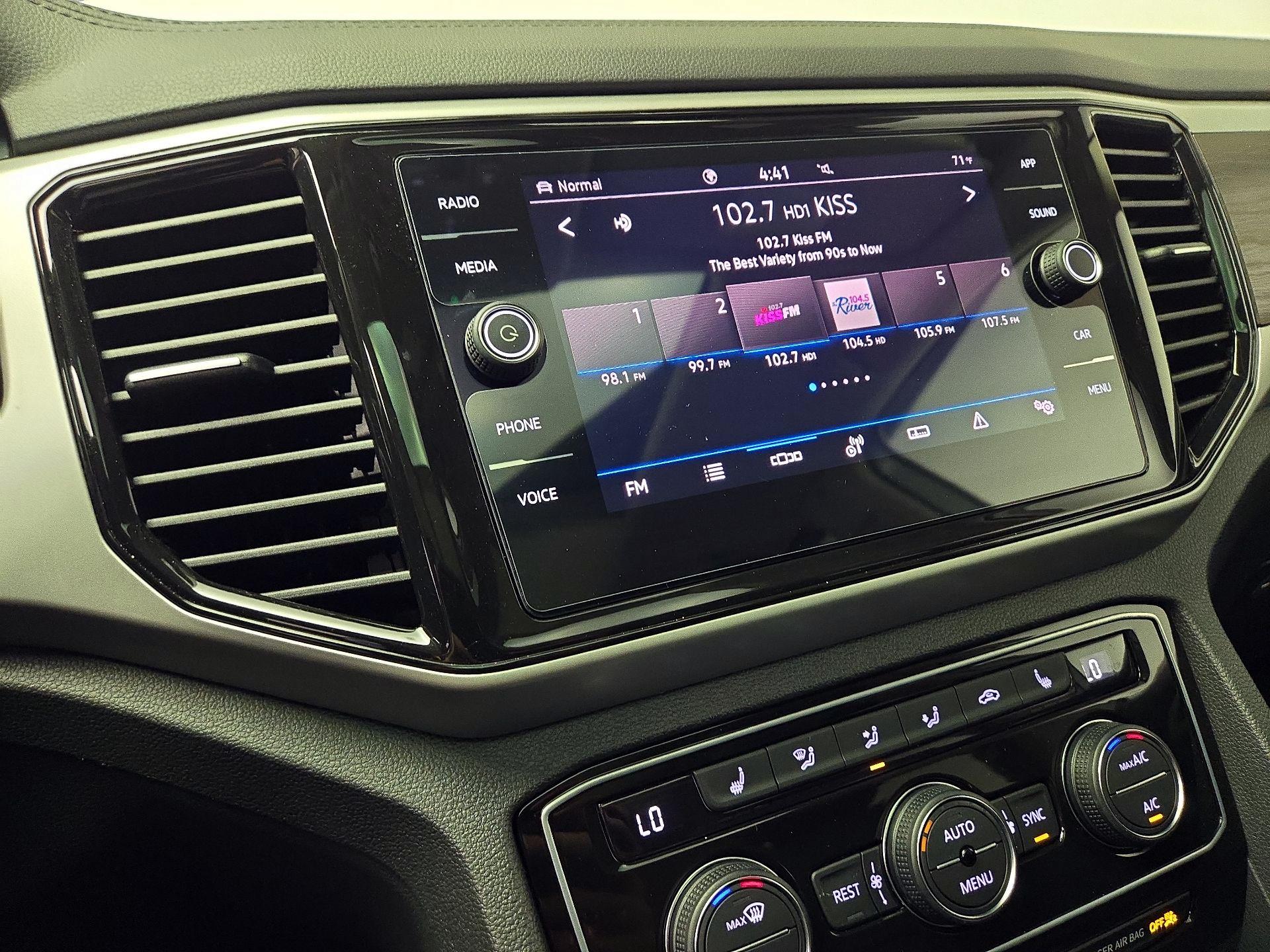 Thumbnail: 2023 Volkswagen Atlas - 15