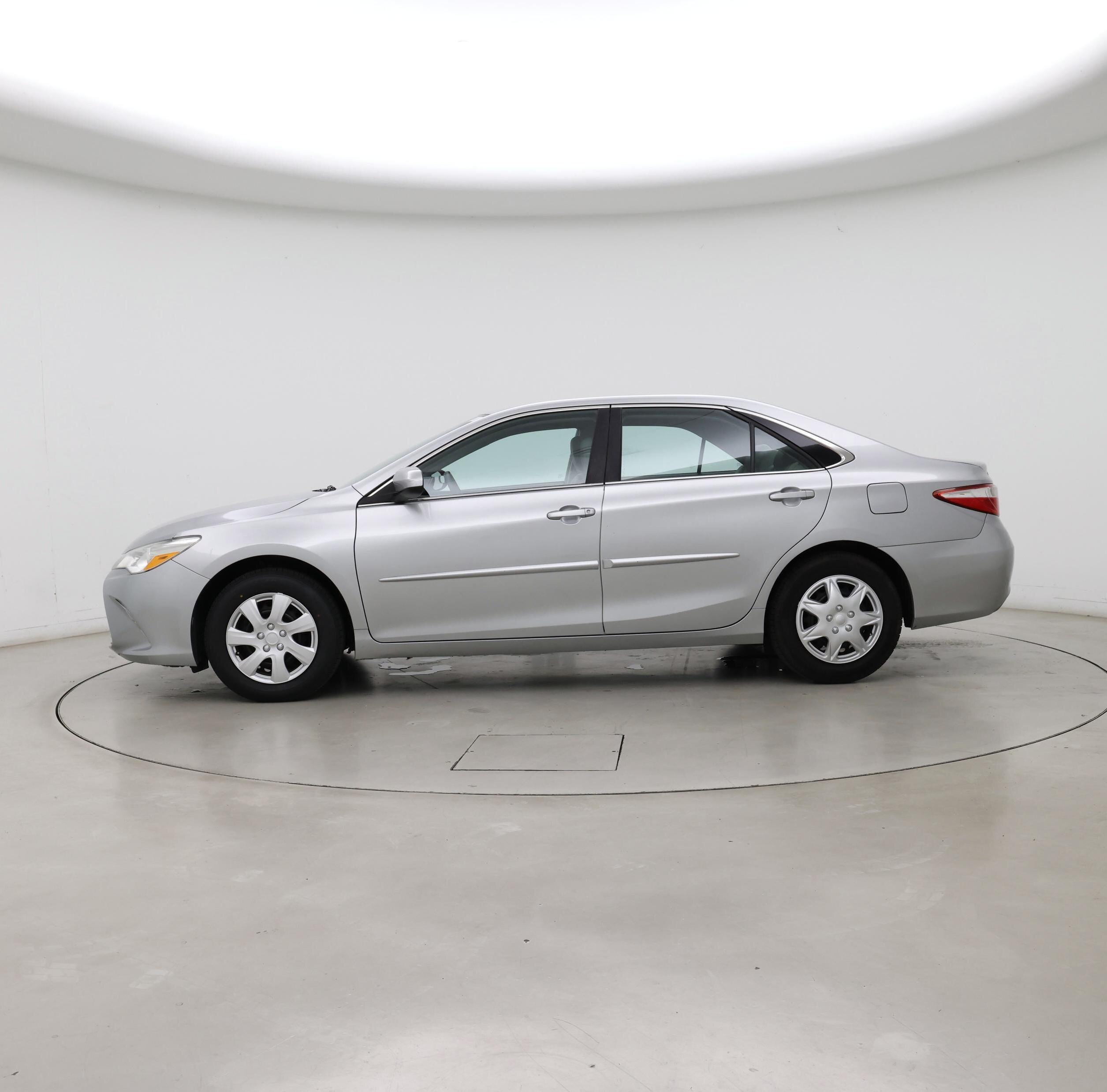 Thumbnail: 2017 Toyota Camry - 3