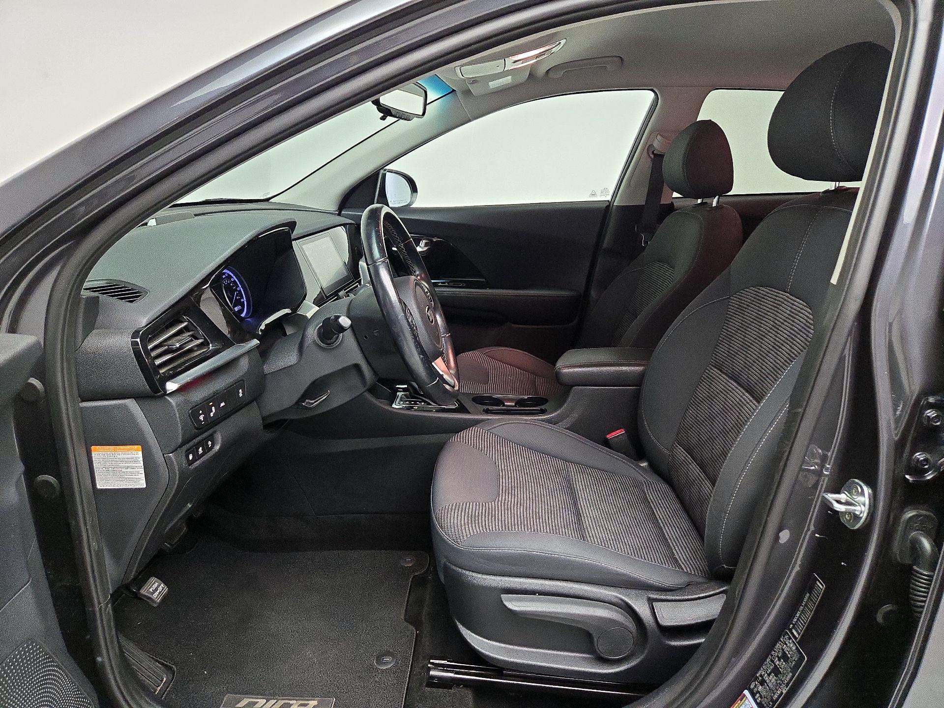 Thumbnail: 2020 Kia Niro - 11