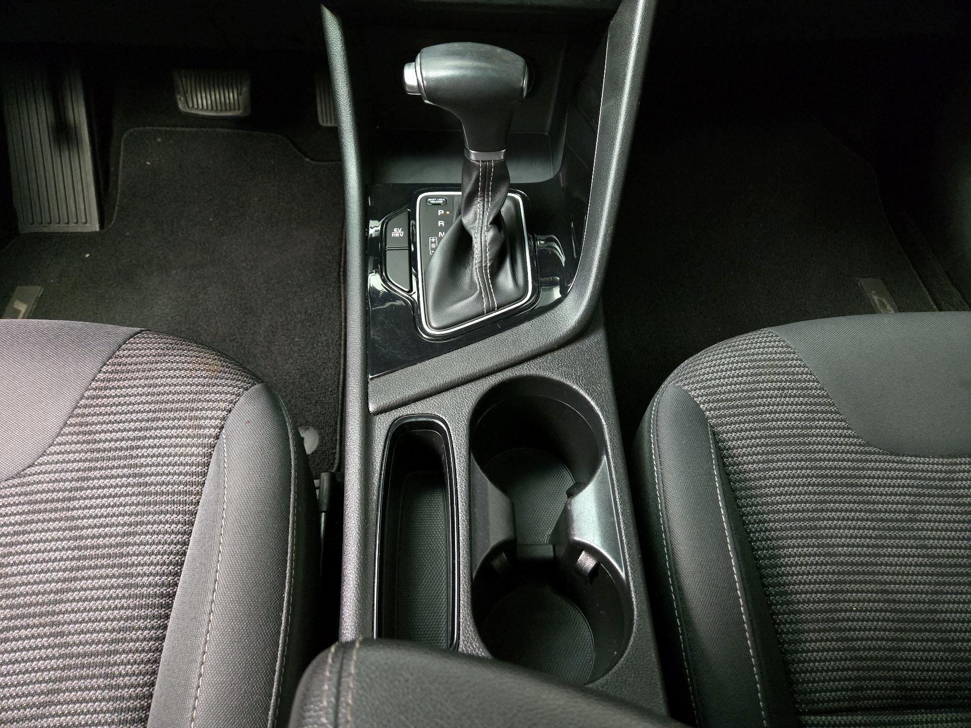 Thumbnail: 2020 Kia Niro - 17