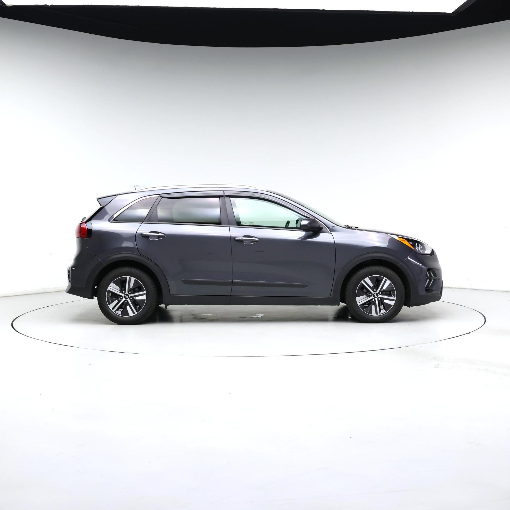 Thumbnail: 2020 Kia Niro - 7