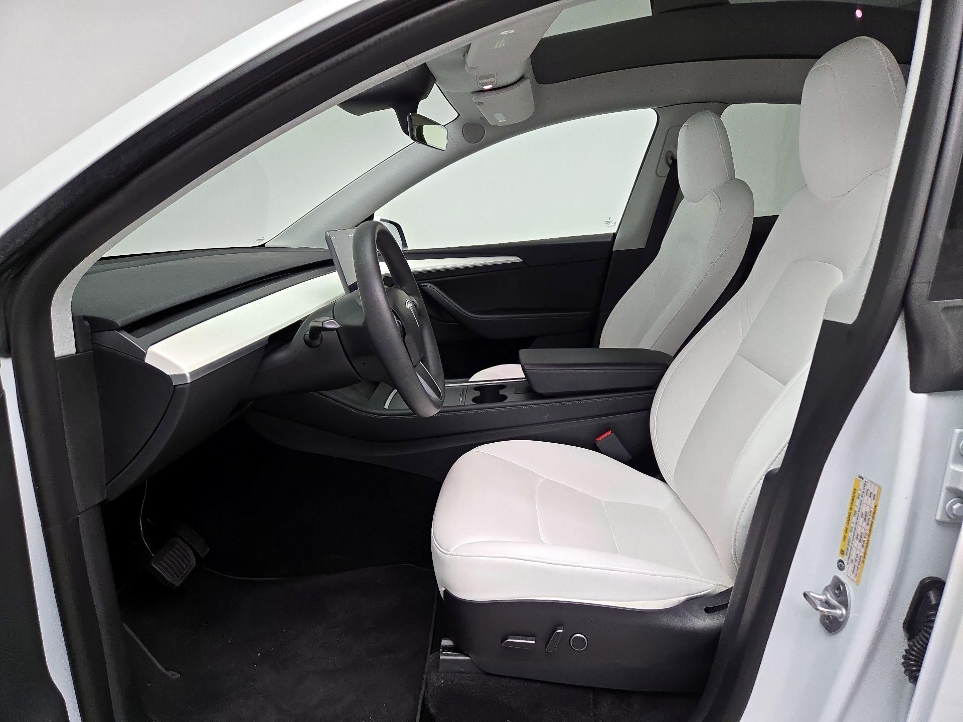 Thumbnail: 2023 Tesla Model Y - 11