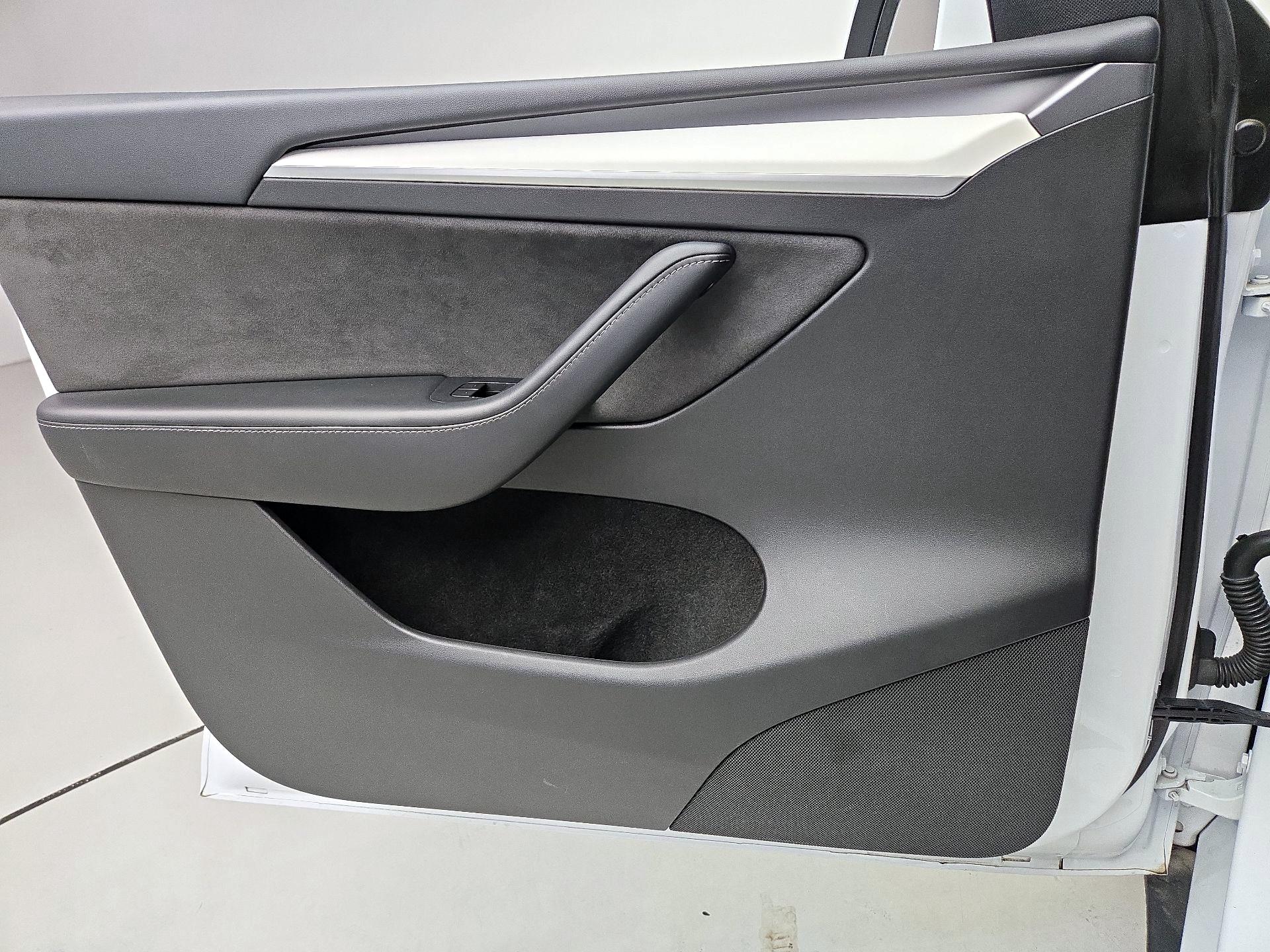 Thumbnail: 2023 Tesla Model Y - 12