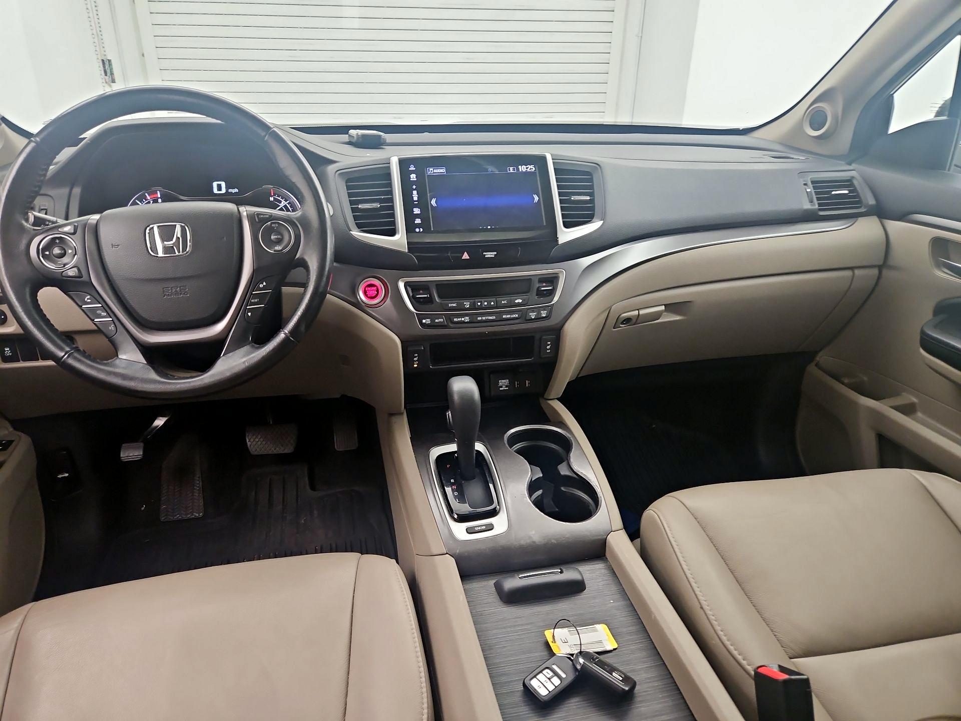 Thumbnail: 2018 Honda Pilot - 9