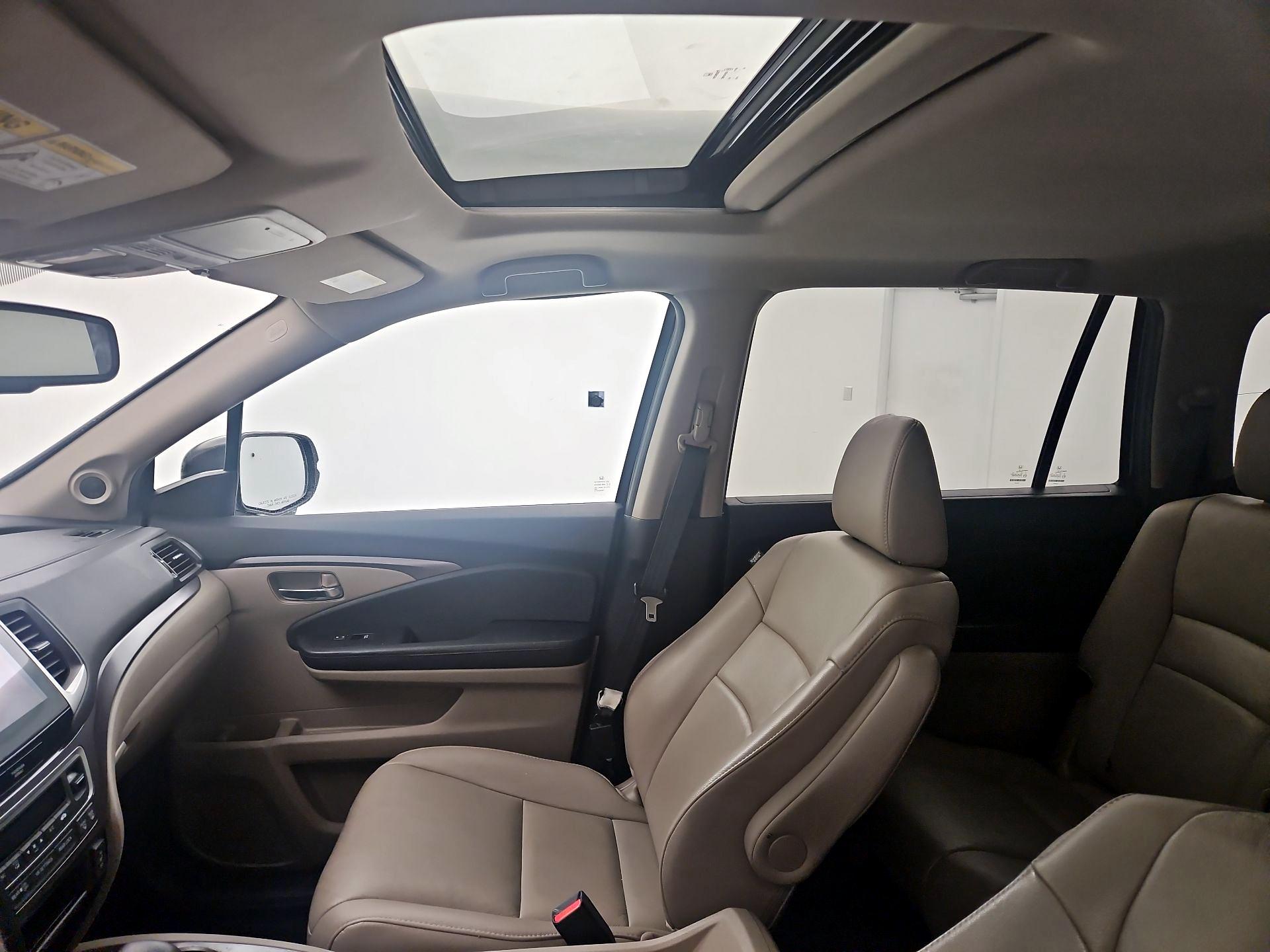 Thumbnail: 2018 Honda Pilot - 19