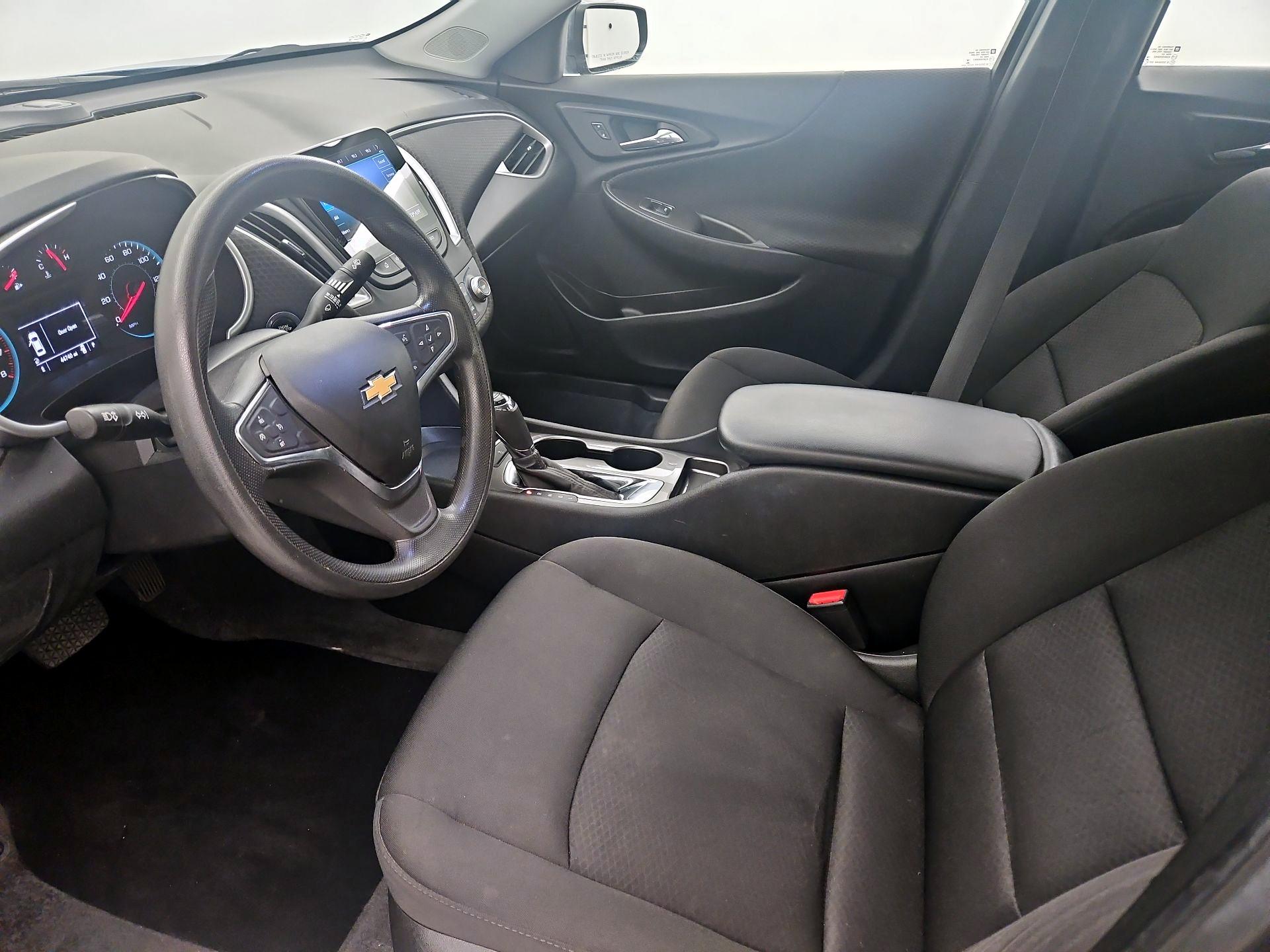 Thumbnail: 2019 Chevrolet Malibu - 11