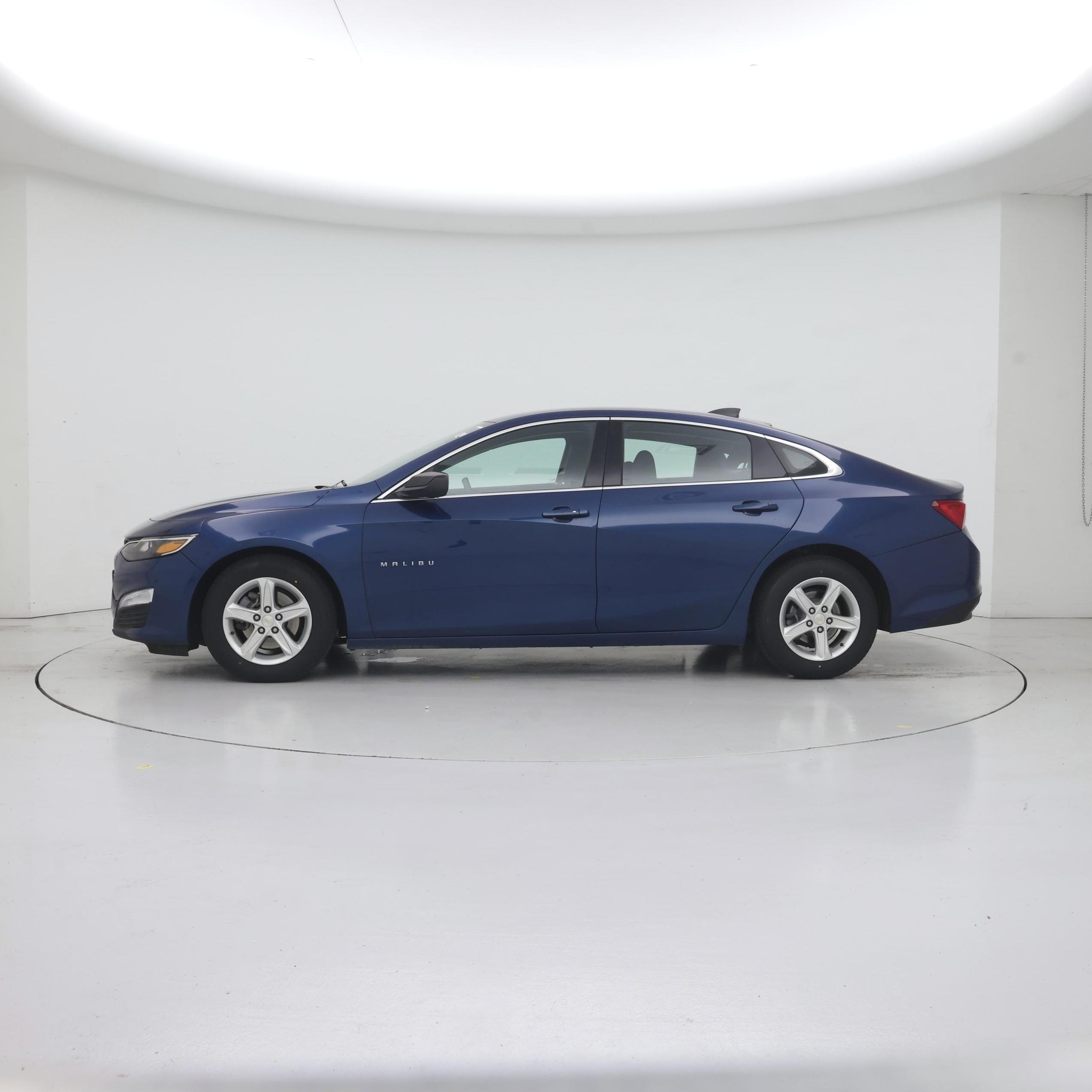 Thumbnail: 2019 Chevrolet Malibu - 3