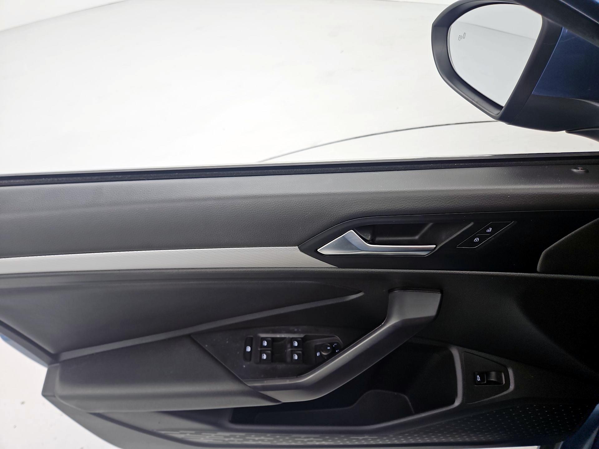 Thumbnail: 2019 Volkswagen Jetta - 12