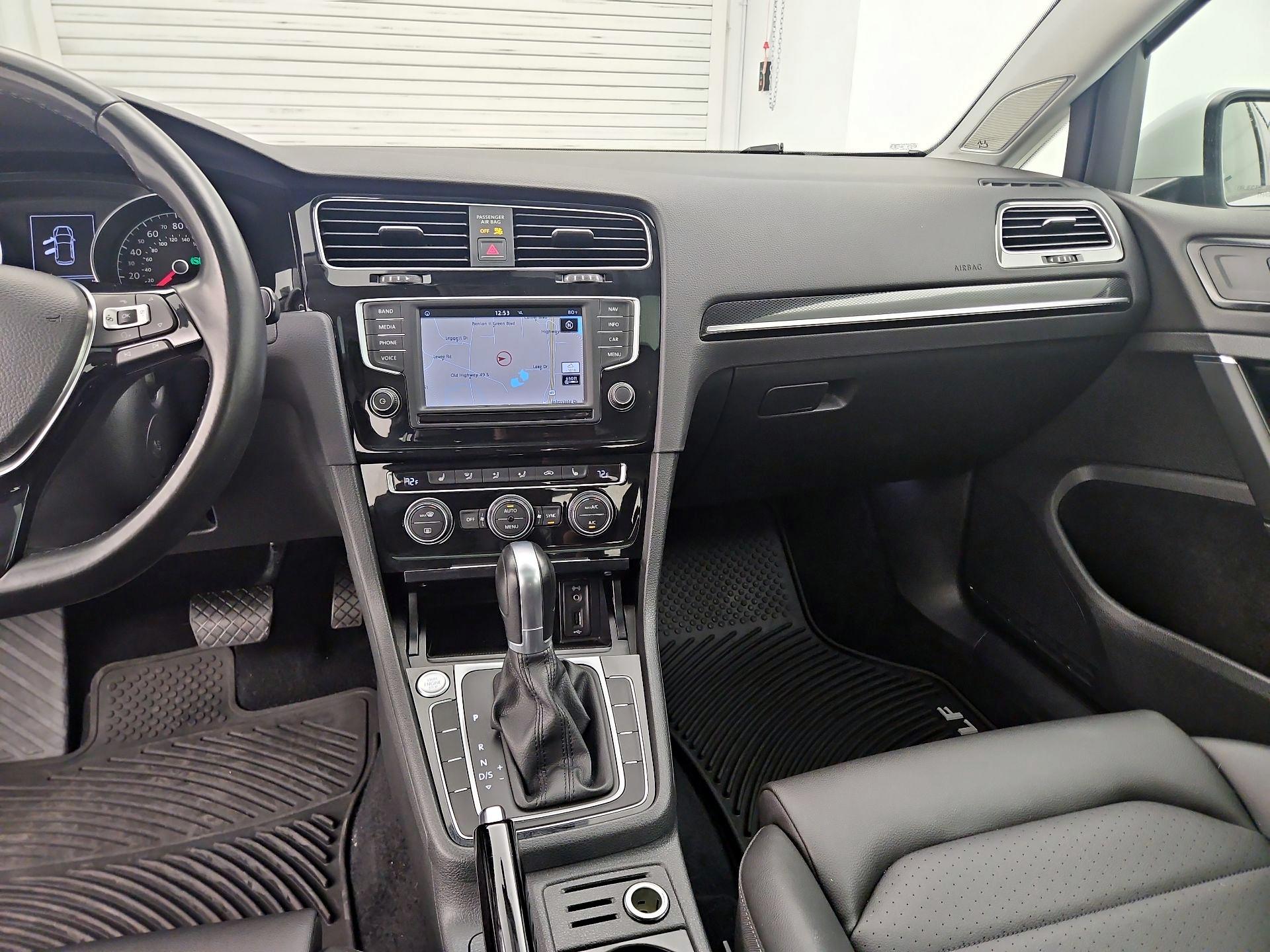Thumbnail: 2017 Volkswagen Golf - 9