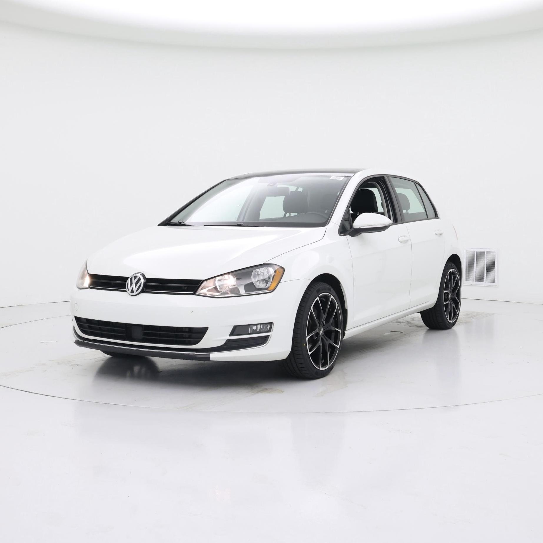 Thumbnail: 2017 Volkswagen Golf - 4