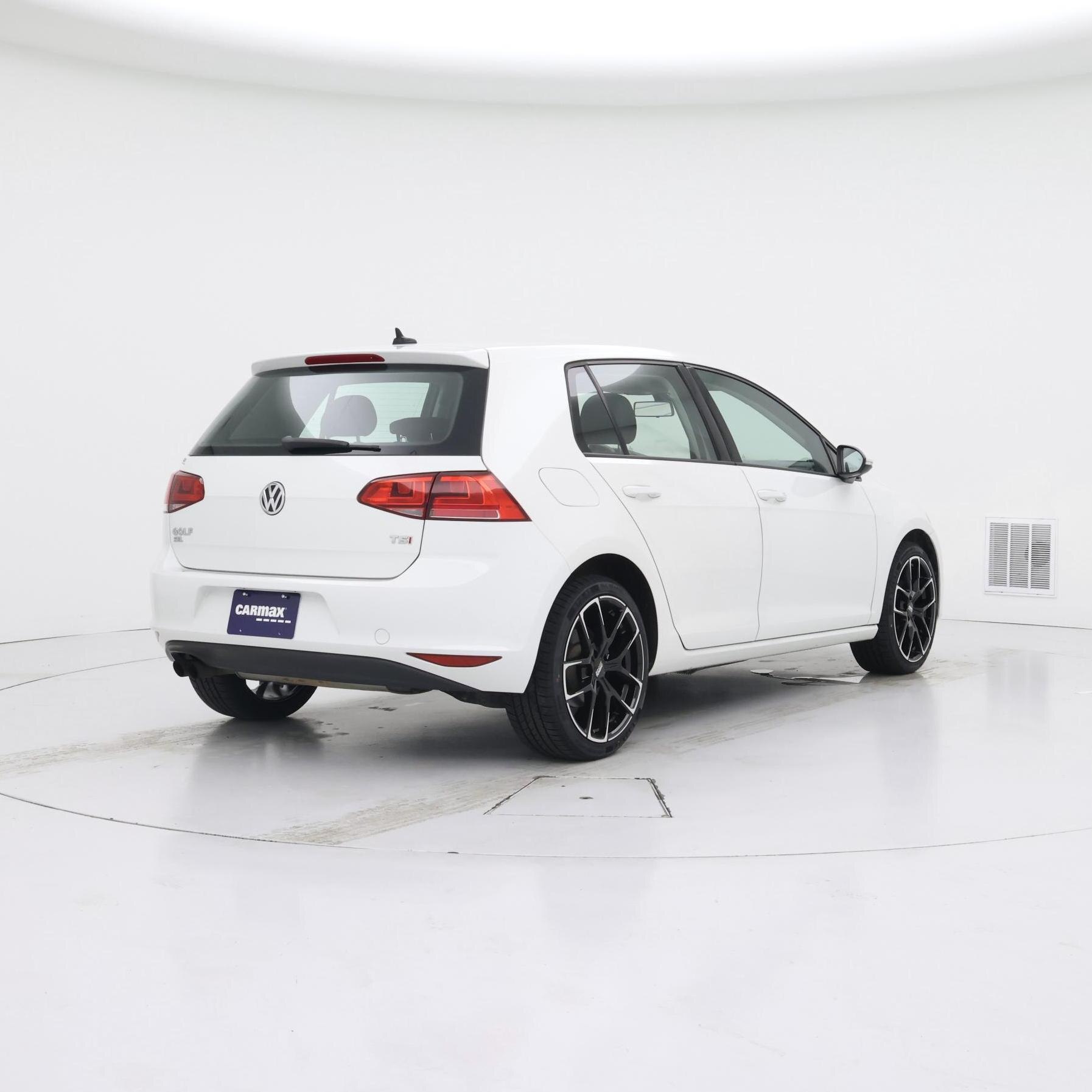 Thumbnail: 2017 Volkswagen Golf - 8