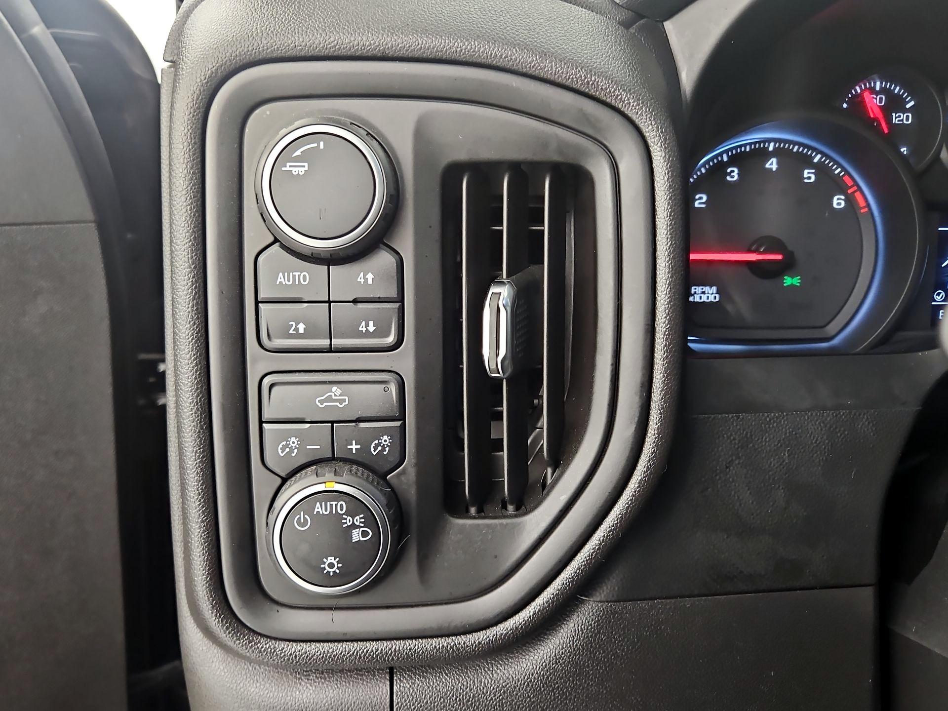 Thumbnail: 2019 Chevrolet Silverado 1500 - 13