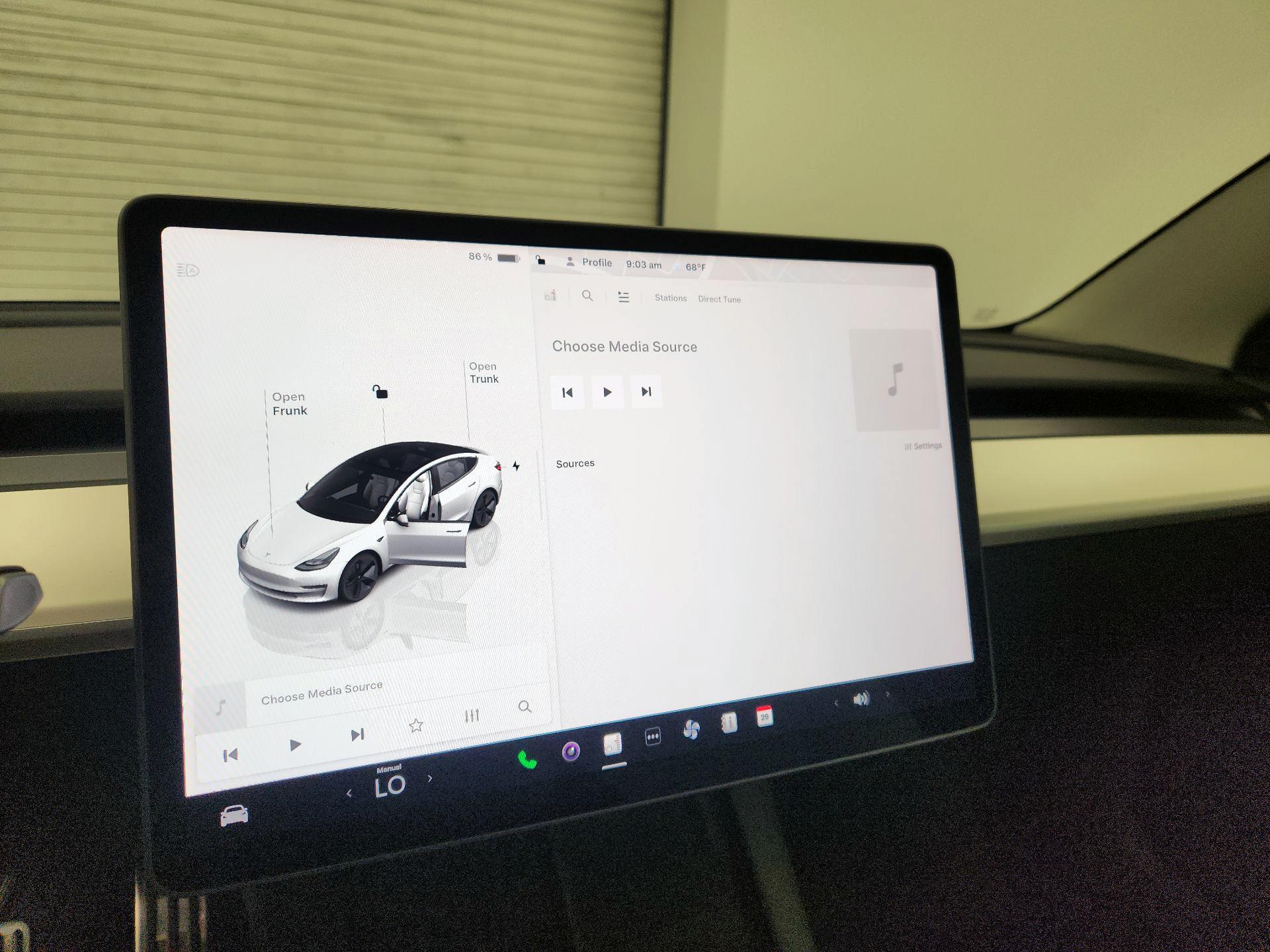 Thumbnail: 2022 Tesla Model 3 - 14
