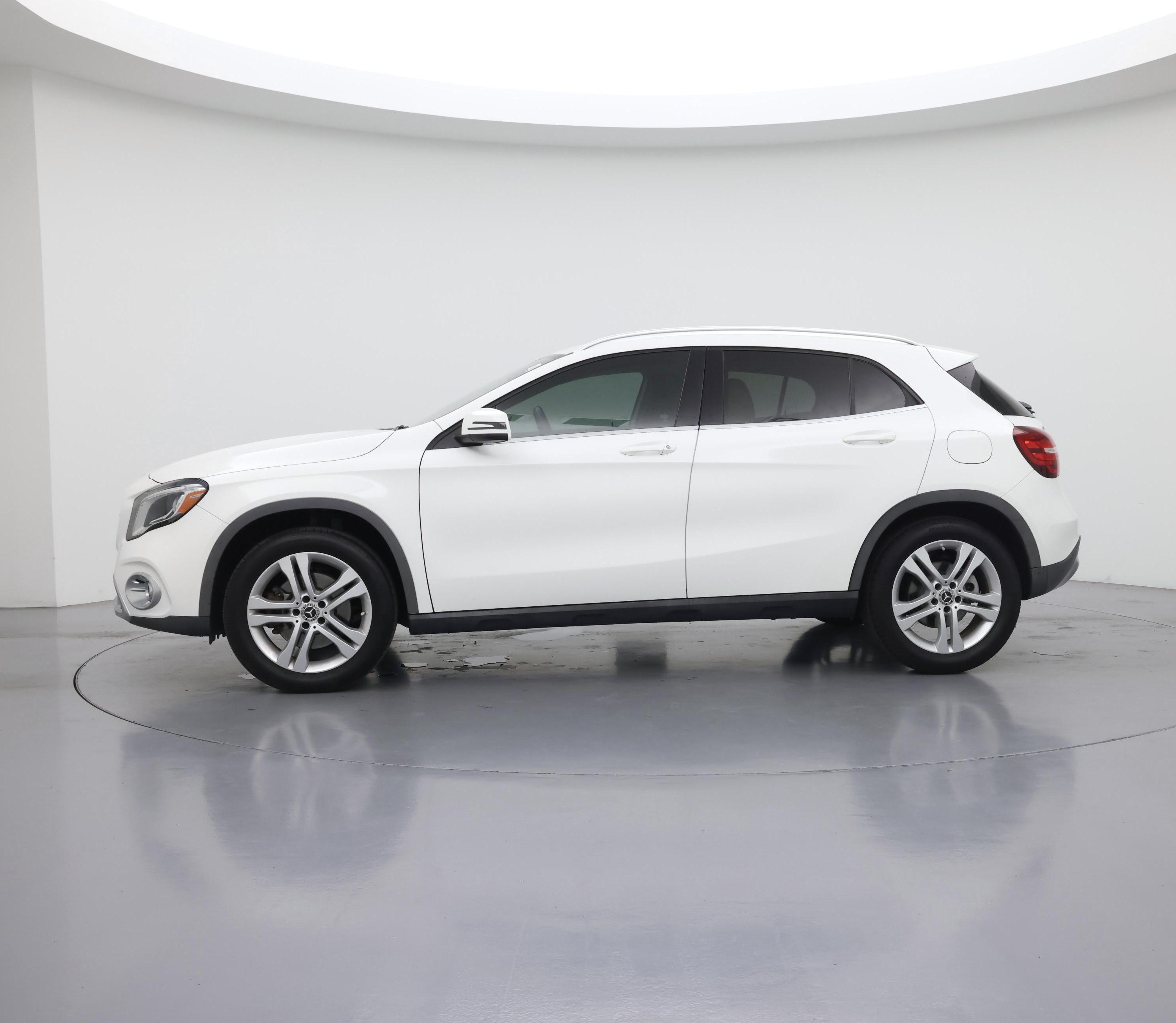 Thumbnail: 2020 Mercedes-Benz GLA - 3