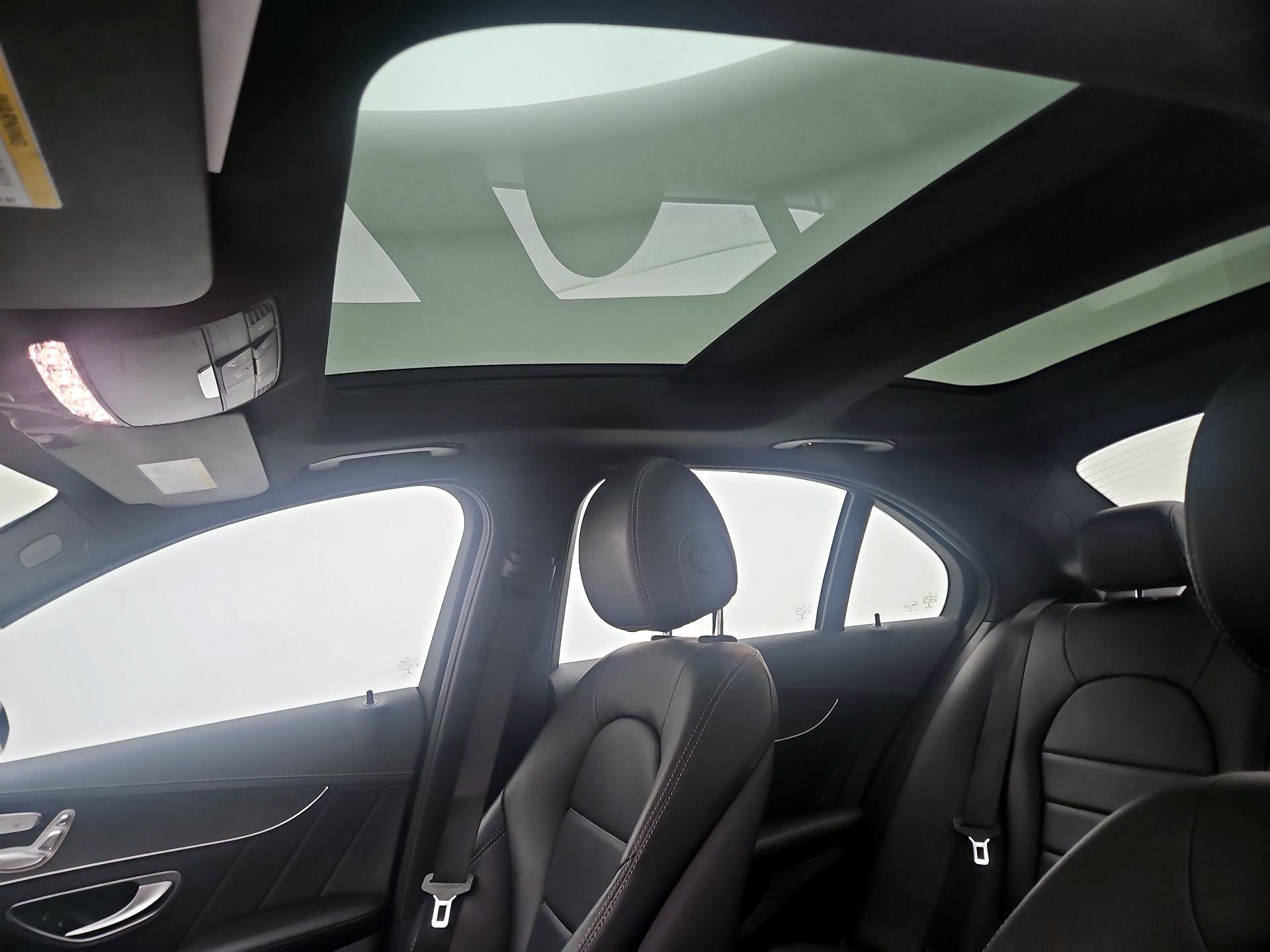 Thumbnail: 2015 Mercedes-Benz C-Class - 20