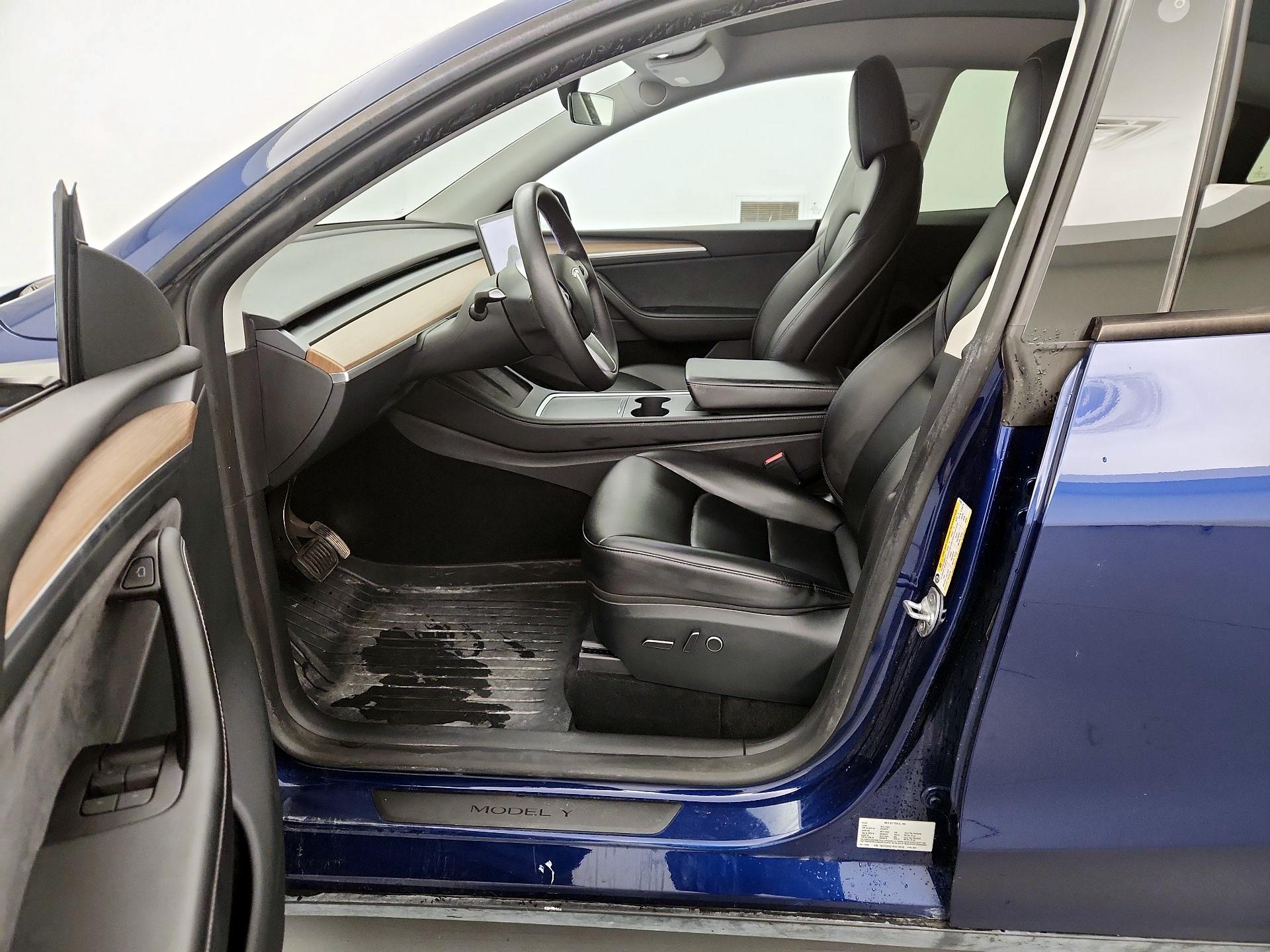 Thumbnail: 2023 Tesla Model Y - 11