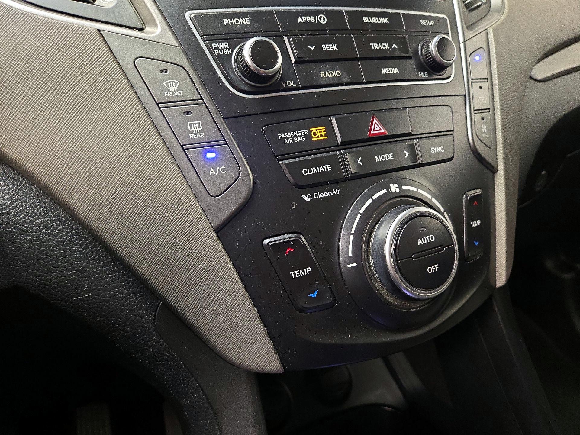 Thumbnail: 2018 Hyundai Santa Fe - 16
