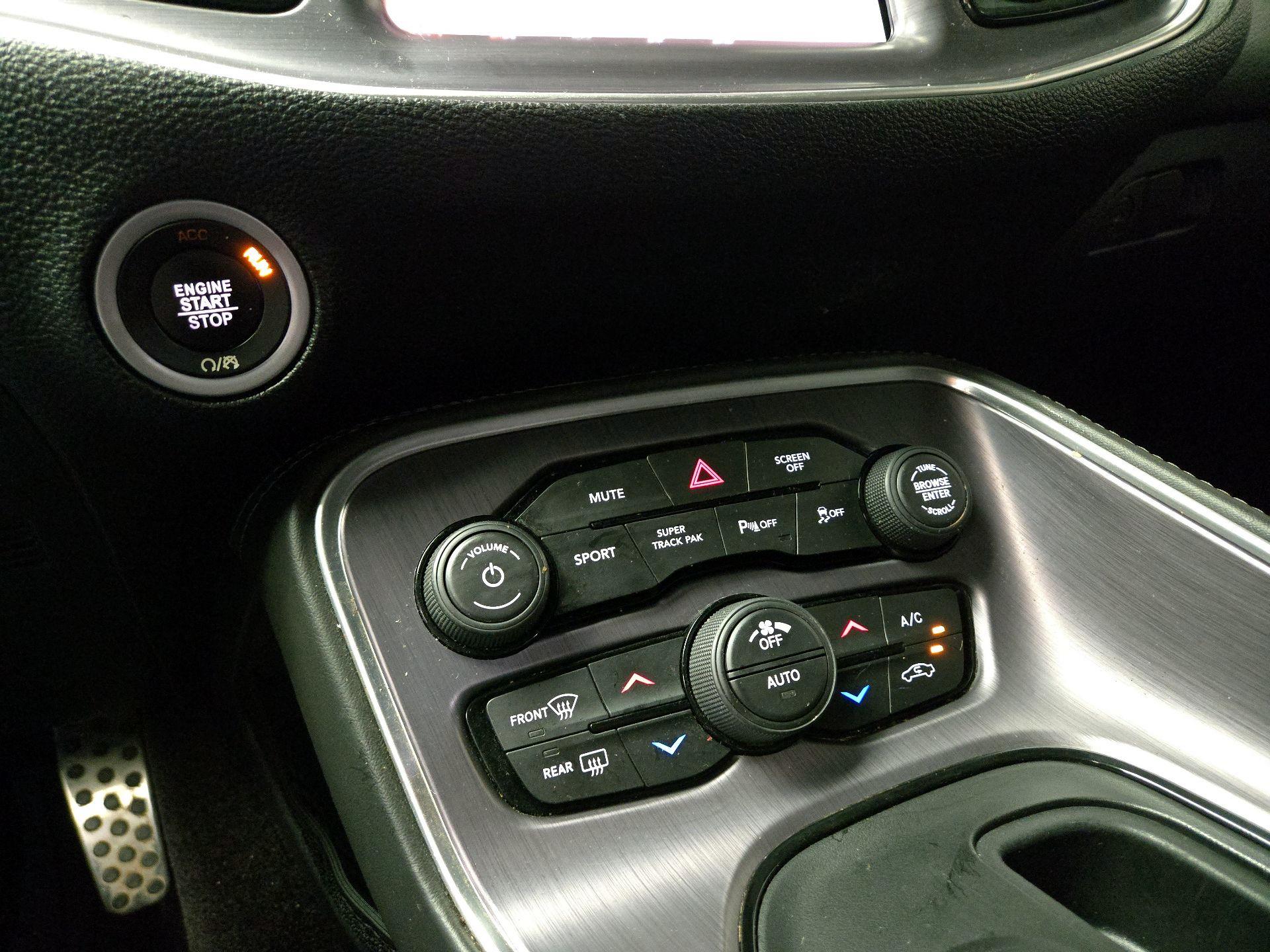 Thumbnail: 2018 Dodge Challenger - 16