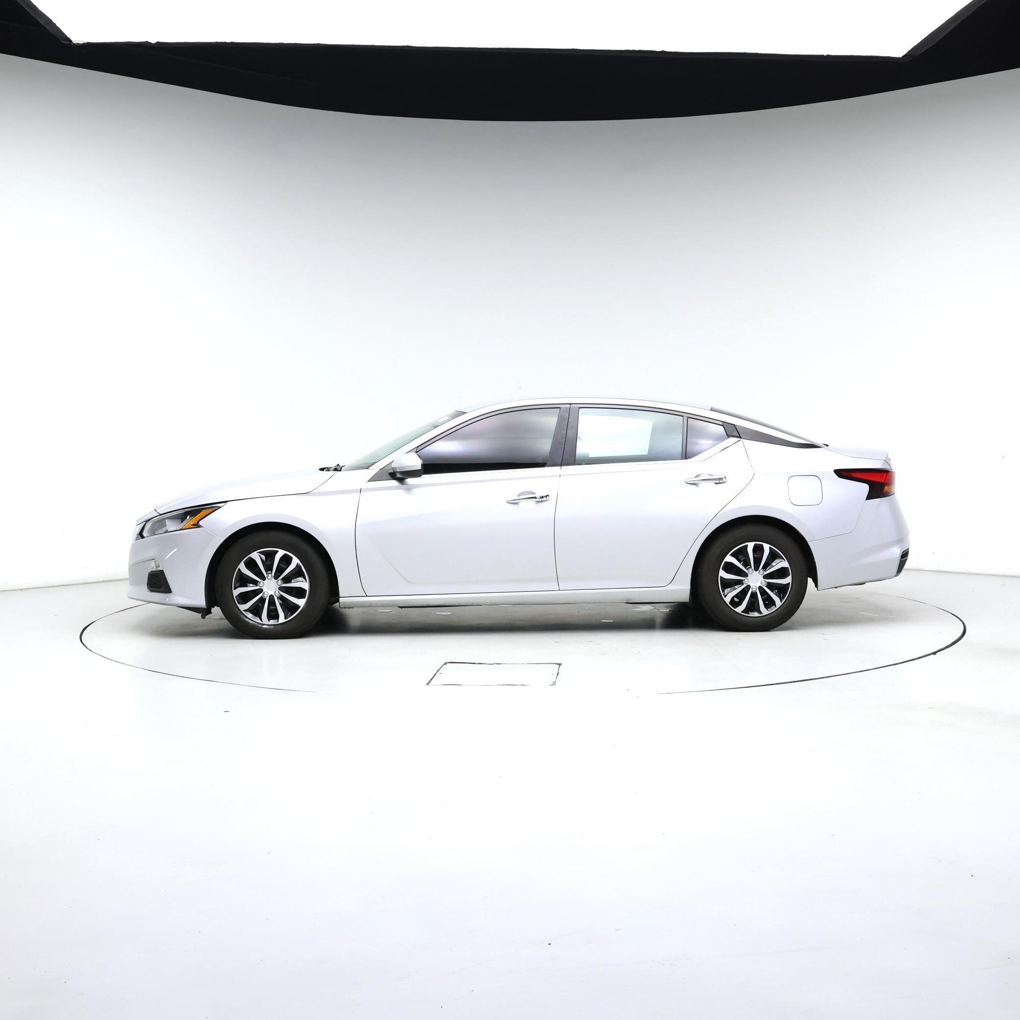 Thumbnail: 2019 Nissan Altima - 3